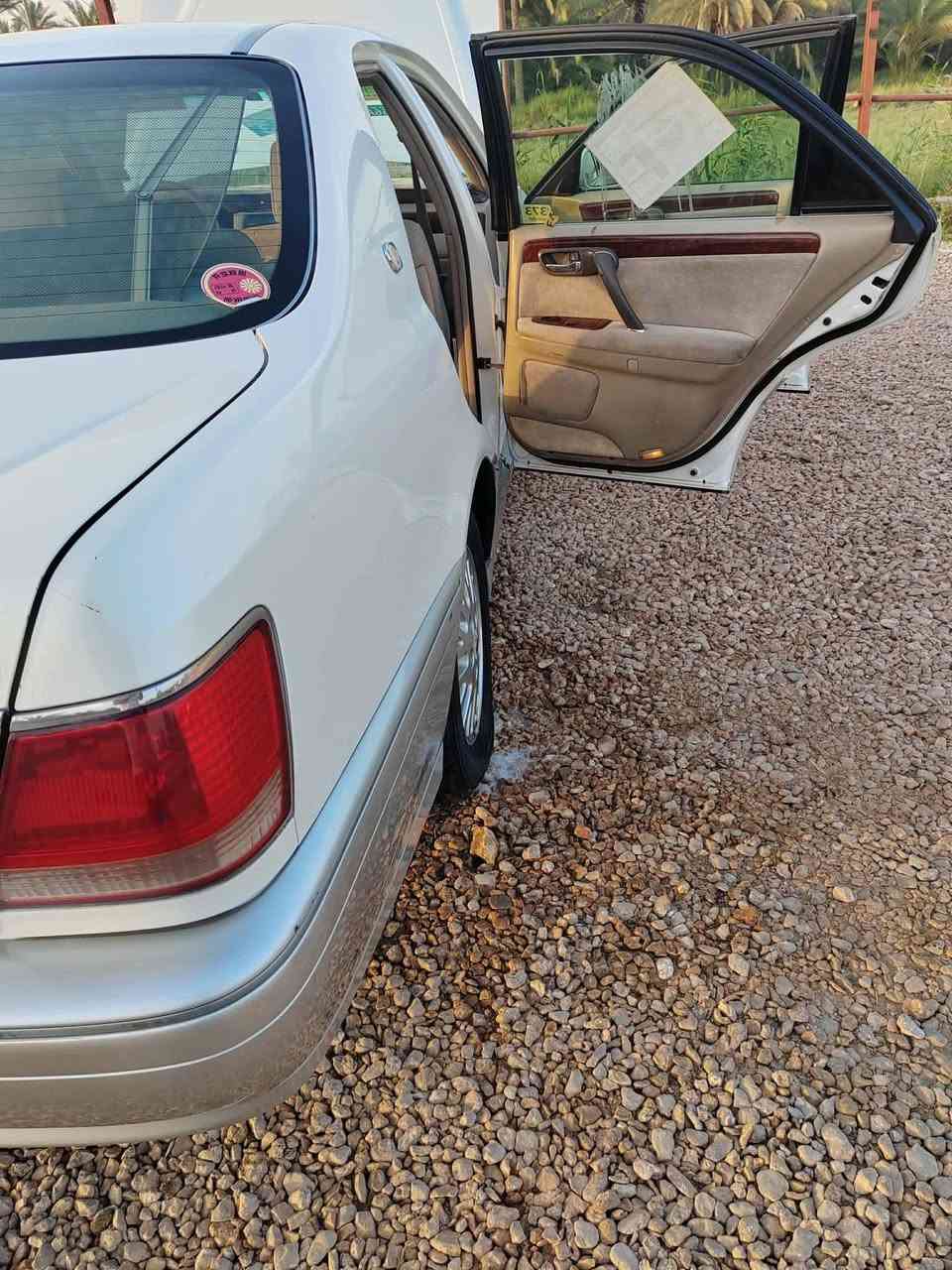 مراوس ملكه • ٢٠٠١ • كمرك مدفوع