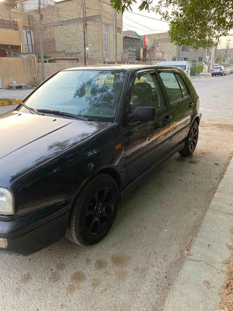 السلام عليكم مكلف بل نشر مديل ٩٢  محرك ٢٠٠٠ كير اوتو كير الثاني وثالث نوبات بي تئخير السعر ٣٥ مكان بغداد استفسار صاحب السياره رقم ***********
