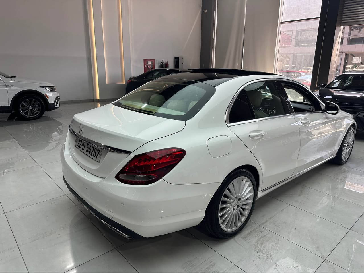 مرسيدس c300 كلين
بى سيوغ بةس يةك ساردى هةيه
دوو سويج 
سعر ١٩٨$ مجال
*********** أربيل, العراق
