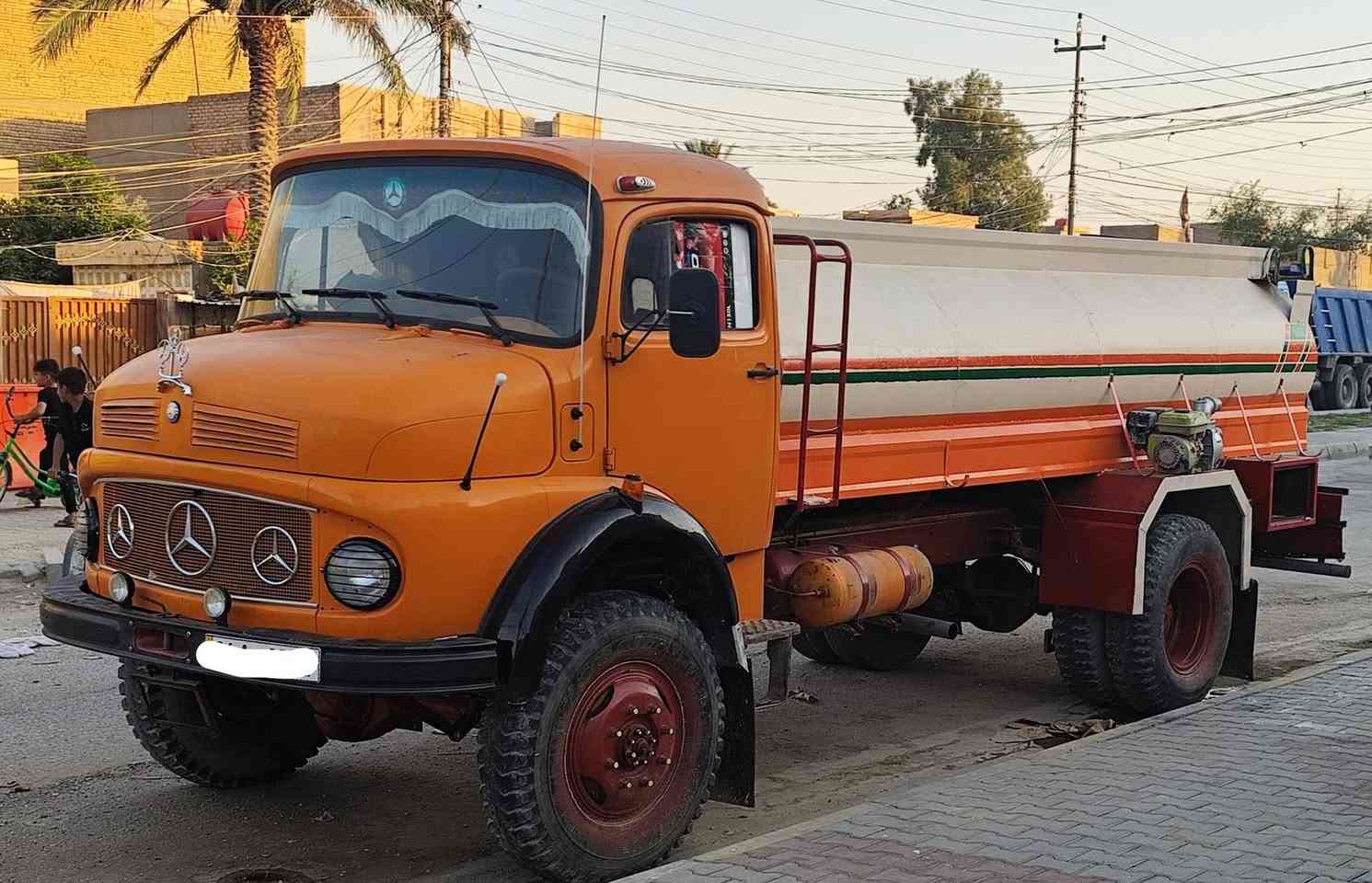 ابو ردين 86 جديد شاصي خام  مكفول 6 طن مكينه سوبر جديده كير جديد دبل اكسن  رقم صلاح الدين انكليزي بسمي غماره جديده مصبوغة تانكي نظيف دوشمه كهربائيات سياره جهازه من كلشي مكان كربلاء رقم ***********@ ***********
