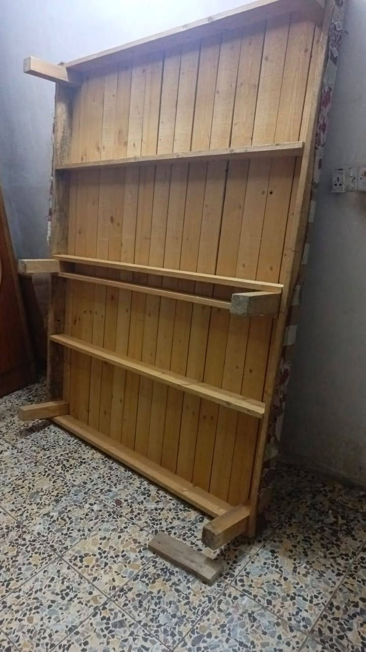 غرفة نوم صاج من الداخل والخارج شغل الصالحية تتكون من ست ابواب مع ملحق
هي 8قطع 

العنوان الغزالية الشارع العام قرب شارع المركز 

رقم موبايل ***********///***********
