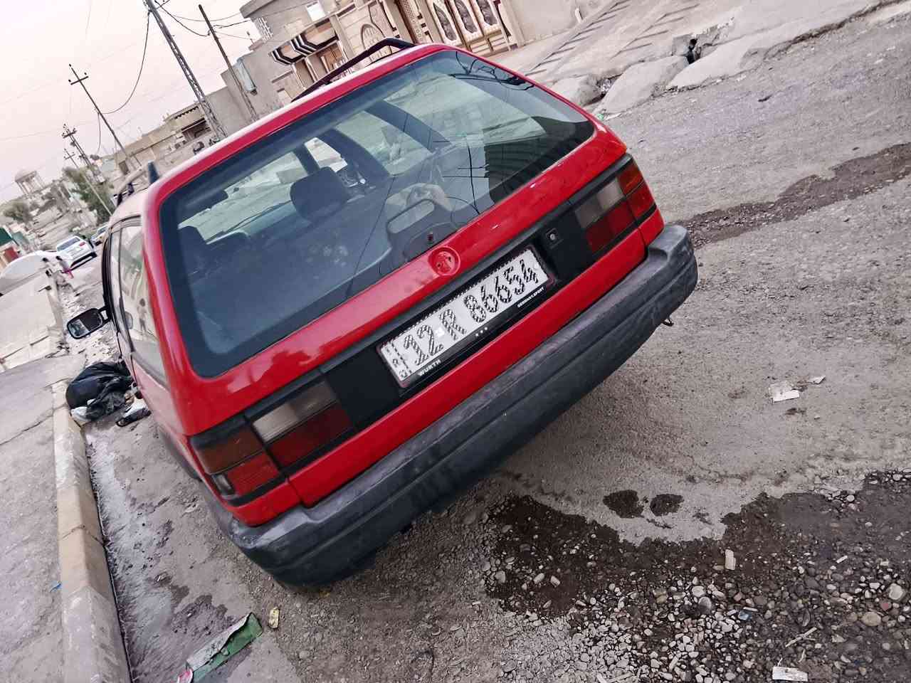 سياره باسات 92 رقم نينوئ مسطره دولي ما بيها اي شي محرك والكير شرط سعرها 22  تواصل او الاتصال ع رقم***********
