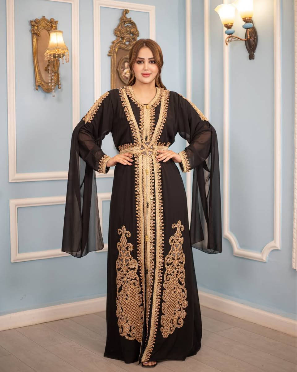 لأجمل عروس بعقد قرانها 👰🏻‍♀️🤍
هالأناقة كلها بـ45 ألف وبس 😍 شامل التوصيل🚕

لو تفرين المحلات كولها متلكين هيج اسعار مناسبه وخامه راقيه 😎
👑🦋قفطان شيخة العراق 👑🦋

مكون من 3 قطع 
فستان داخلي شيفون مبطن بفيزون
بشت خارجي شيفون 
مع احزام

🎨🎨 متوفر ب 10  الوان 😍
🎗️التلبيس :-  من وزن 60 الى وزن 100
للحجز راسلونا واتساب ***********
