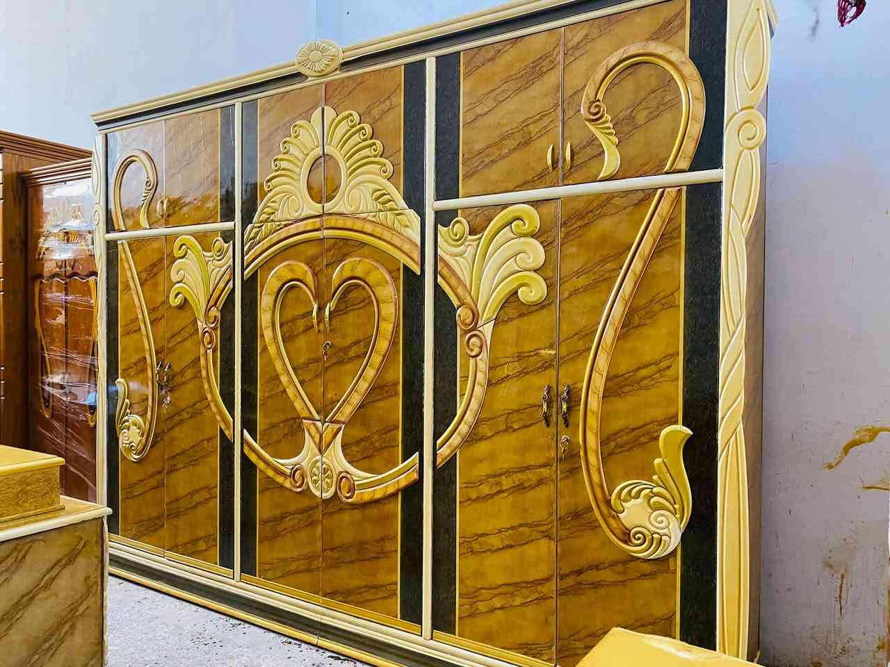 السلام عليكم غرفة نوم 6باب ملحق صاج عراقي صبغ حراري تصميم تركي توصا شغل مرتب بسعر750الف وبيها مجال للطيبين عوان بعقوبة كاطون شارع ابو رباح مزاد ضي القمر استفسار خاص او الرقم ***********
