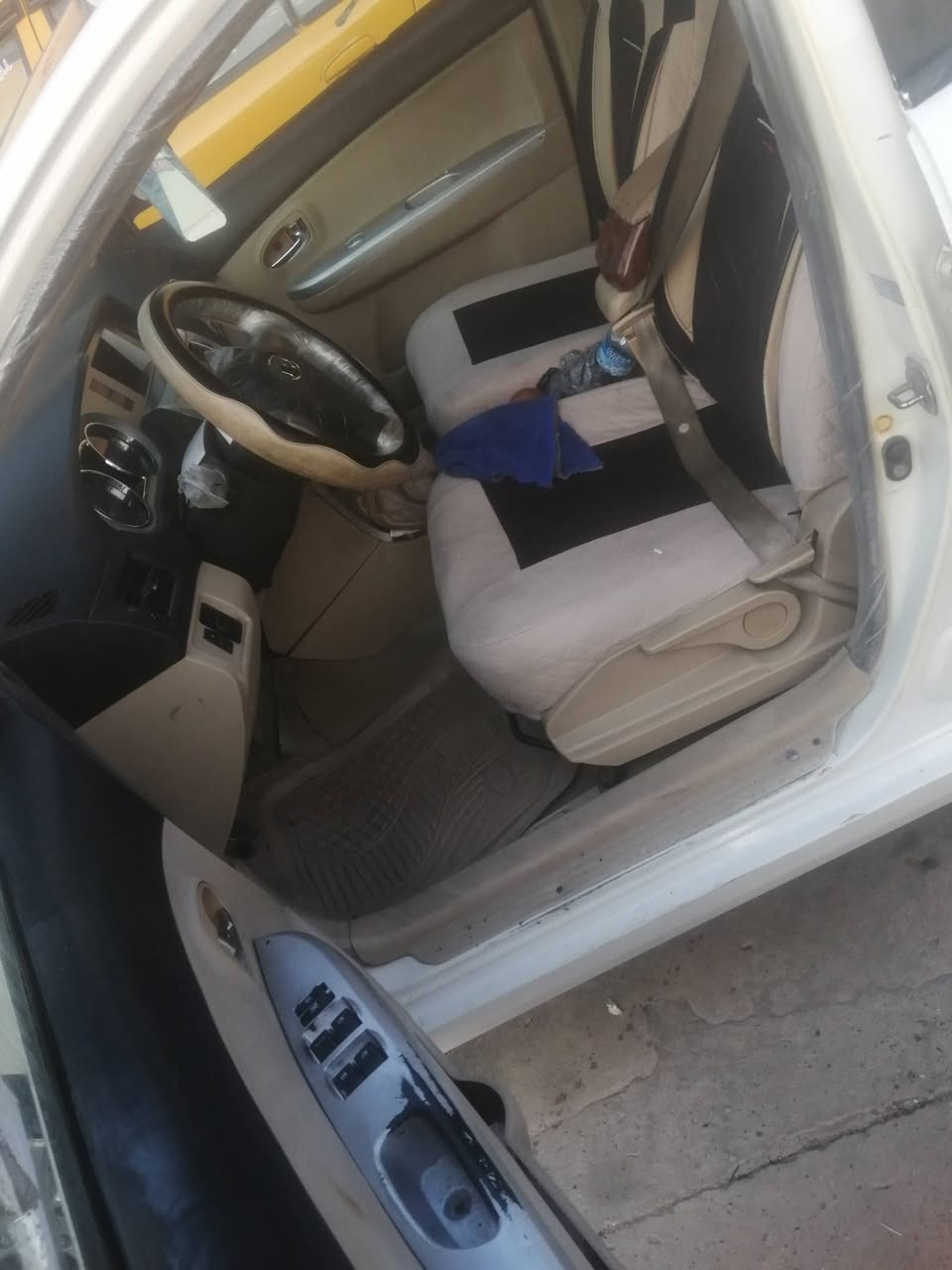 فولكس للبيع
سياره مصبوغه عام جماليه
كير ومكينه كفاله
تبريد ثلج
كوبون بانزين
رقم بغداد
سياره باسمي
سعر ٤٩ وبيها مجال 
رقم ***********
***********
