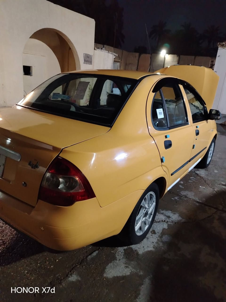 طيبه موديل ٢٠١٧ للبيع رقم بغداد  انكليزي بأسمي شرط التحويل سياره جديده كير مكينه صدر تخم تاير تبريد غرفه جديده سياره جاهزه من كل النواحي العنوان بغداد بوب الشام *********** مصفره هيئه وغرامات سنويه جديده السعر 49 وبيها مجال

نص مكتوب في الصور:
- HONOR X7d