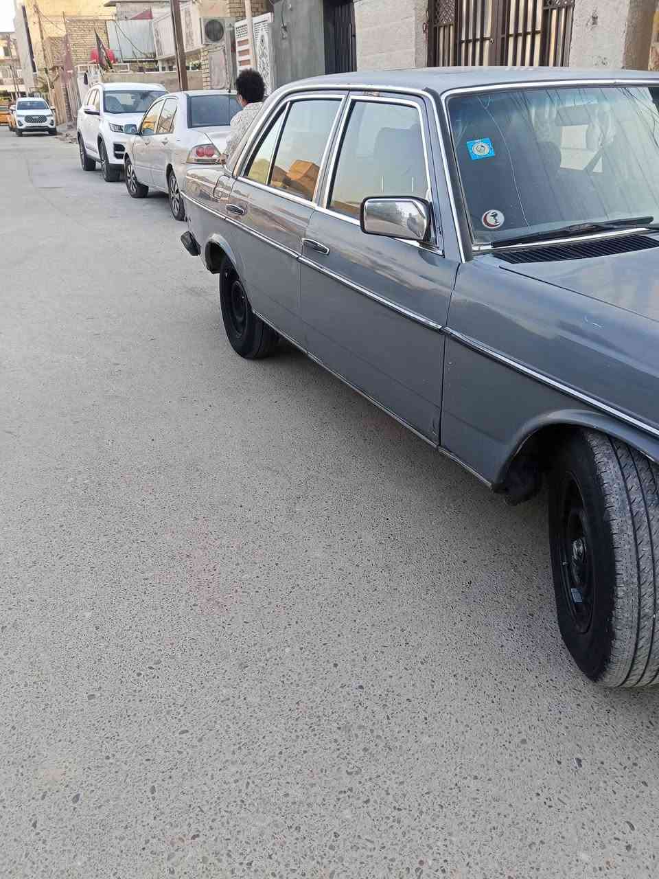 السلام عليكم للبيع موديل 84 مكان بغداد.       ***********
