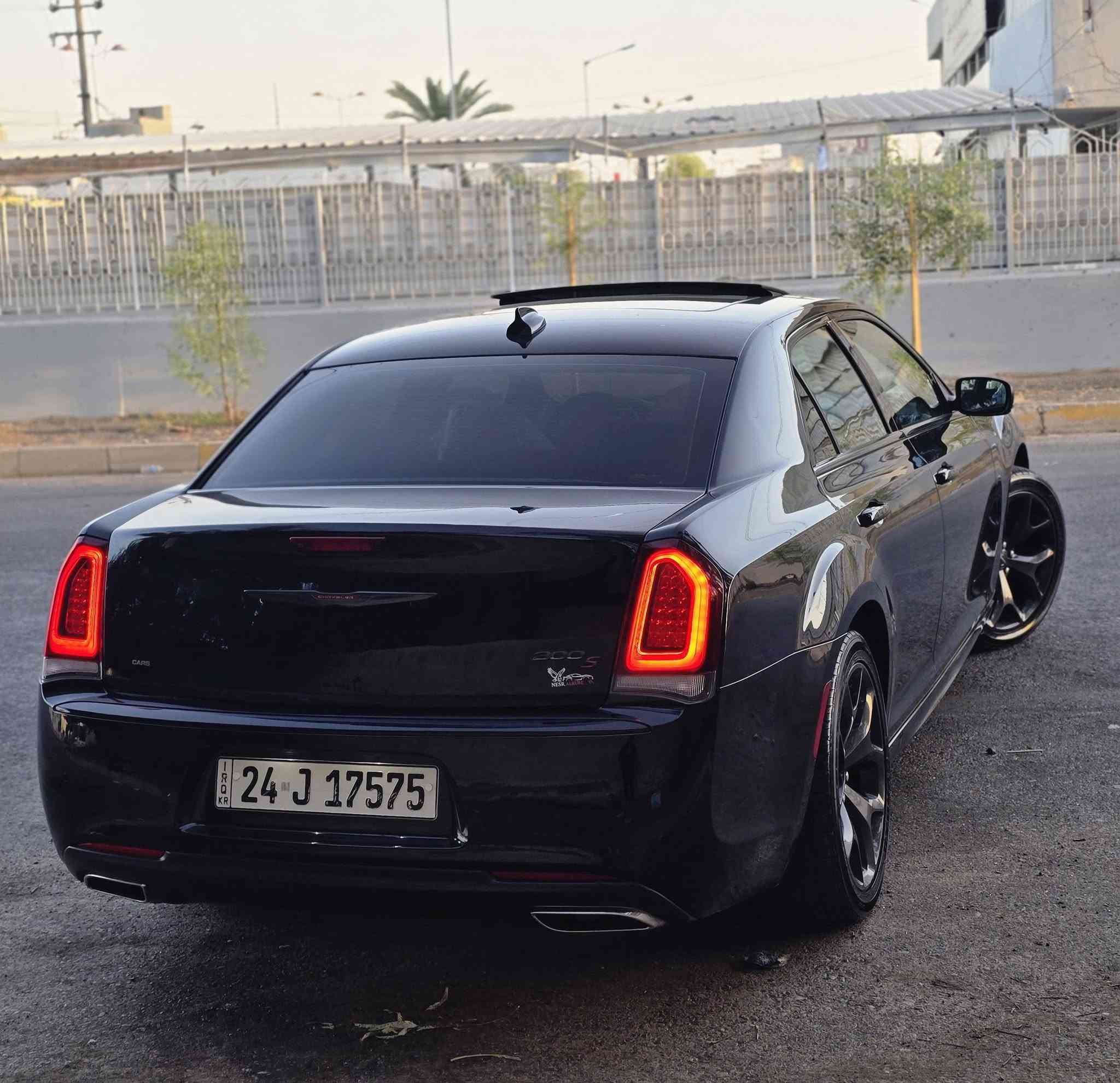 السلام عليكم الاخوان ..
كرايسلر 300s 2022 ..
وارد كندي ماشية 50 مايل ..
مواصفات اس فول مواصفات ..
كير محرك بشرط بحالة الوكالة .. 
بدون صبغ سيارة فقط مكان صغار pdr ..
سيارة كلش جديدة حلوة مابي نواقص ..
مكان سيارة اربيل ..
***********
