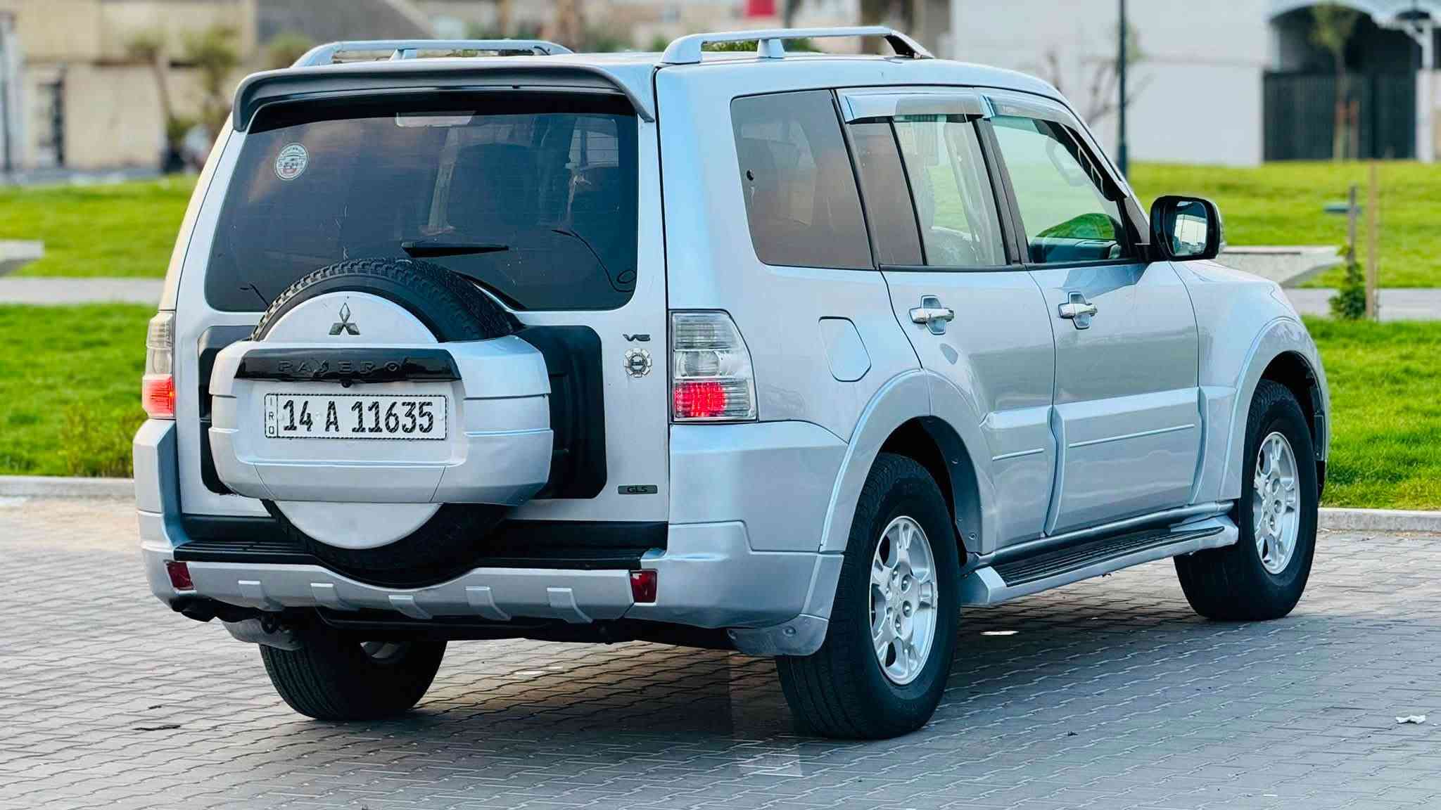 سلام عليكم باجيرو 2008 وارد خليجي رقم الدولي بصره بسمي شخصيا سنويه جديده 2031 مكينه 6 سلندر 3800 المرغوبه 
سياره مكفوله من كلشي فقط جاملغ امامي صبغ بدون ضربه فول مواصفات داخل عسلي تحكم ستيرن جهتين شاشه كامره 7 راكب 3 قطع تبريد ثلج مكينه وكير خير من الله حداده تخم تاير كله جاهزه سياره جديده وع أيدي عنواني البصره الطويسه السعر 108 
الاستفسار ***********
