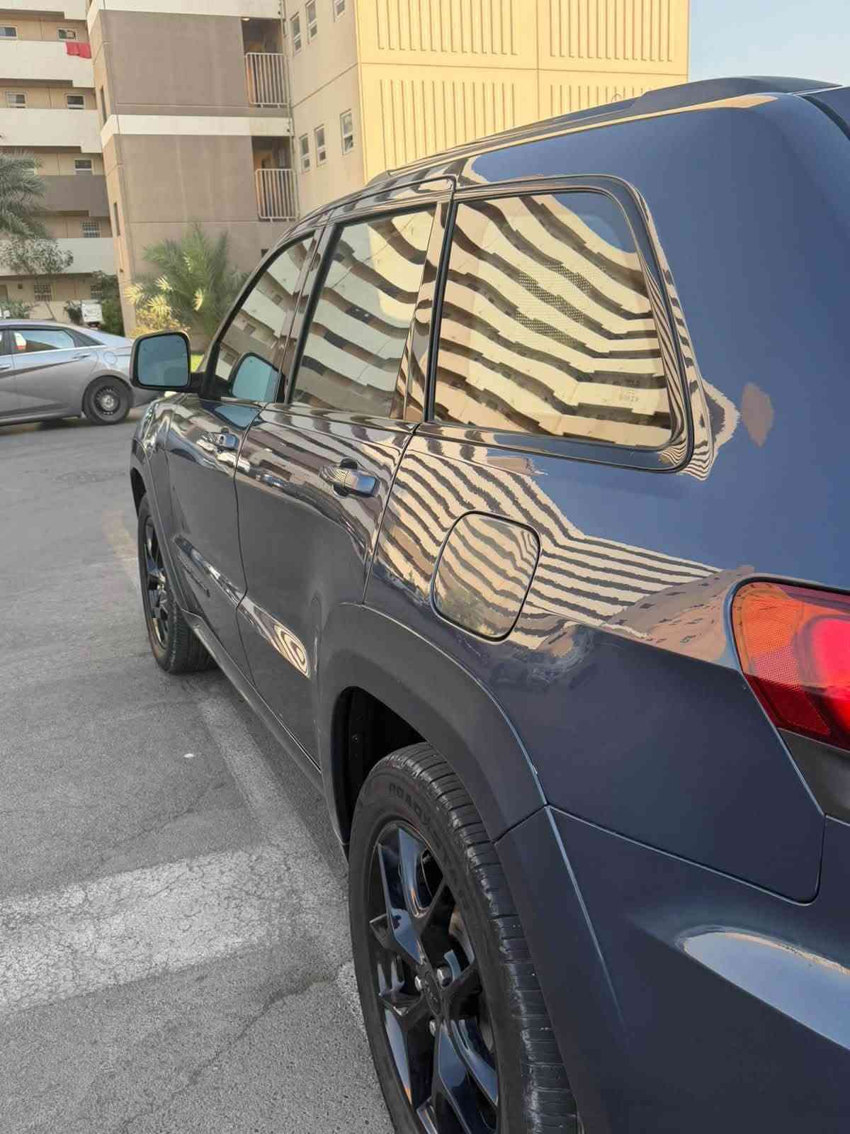 جيب شيروكي2020 Limited X
حدتها مبدل بنيد قطعه واحده
الموصفات معروفه
السعر 25500$ 
الرقم بغداد بسميه 
***********
