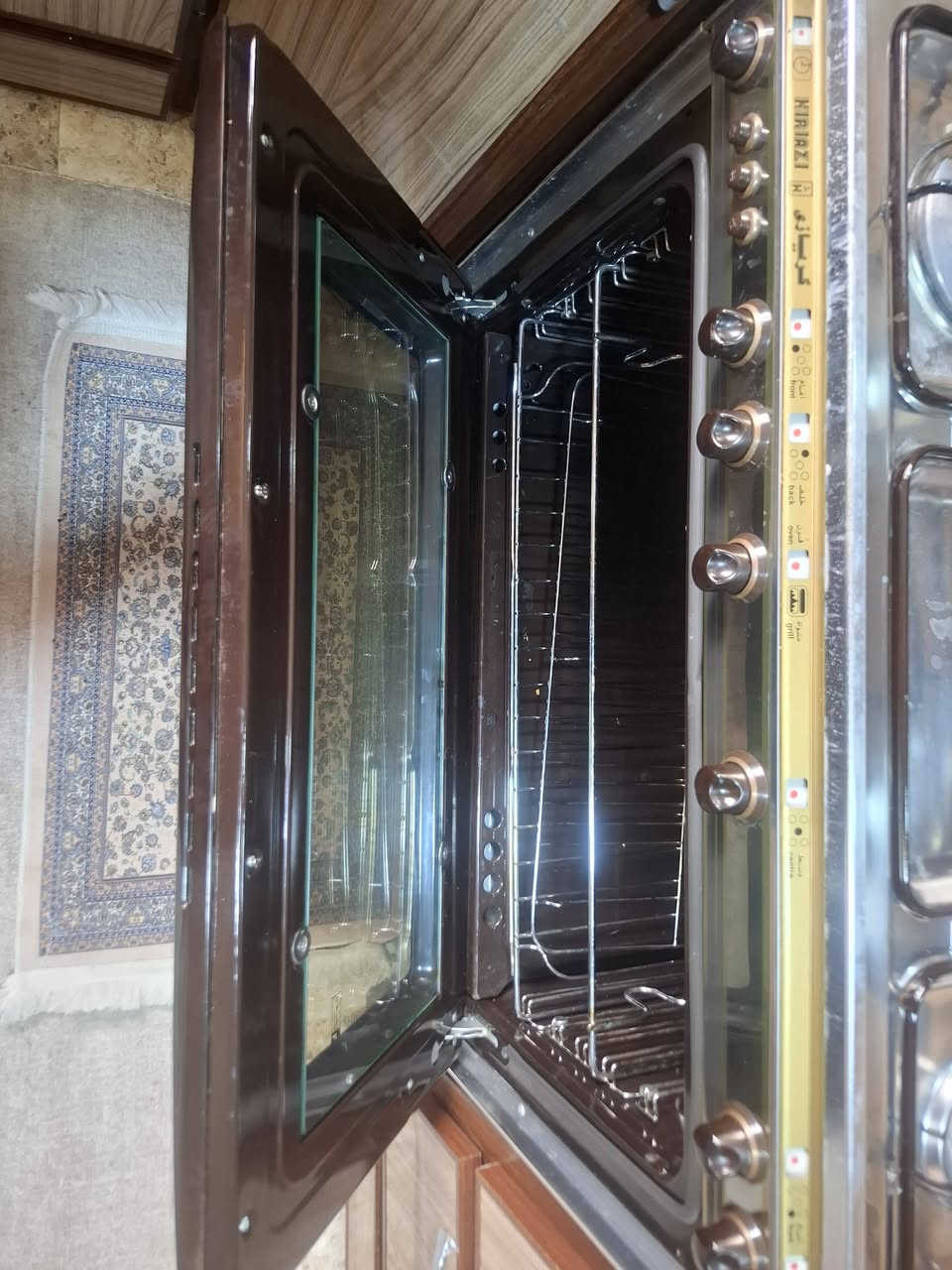 سڵاوی خوا لەهەموو لایەک 👋
ئەم تەباخەمان هەیە   کریازی

هەتابڵێی پاکو خاوێن 6مانگە سەندراوە

 تەنها لەر بێ شوێنی ئەی فرۆشین

بەدڵت نەبوو ماڵی ئێمەیە هەموو دوگمەکانی ئیش ئەکا
چەرخی کارەبای 
ئاگرێکی زۆر جوانی هەیە

هەرکەس ویستی لەخزمەتی دام 
ژ/***********

