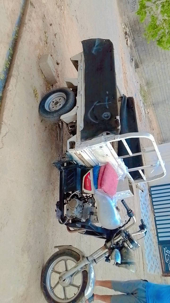 ستوته للبيع موديل ١٦محرك ٢٤ دايون ٤براقي  لا صرف لا بخار ستوته مال شقل كهربيت كلهن شقاله نص هندر تشتقل  ركبه شاصي اكسن محرك كله شرط ستوته ربع ما تصرف عليهه سعرهه ٧٠٠ بيهه مجال بصيط مكلف بل نشر خابر ودلل ***********
