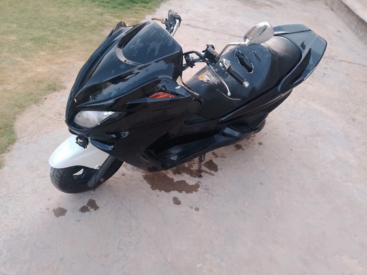 #للبيع 👈 نقدا و #بالأقصاد_على_المنصة
✅ دراجة #ماجسته 250cc 👈 الشكل الحديث 
♦️♦️ موقع الدراجة في #الديوانية_السنية
✅ اللون #اسود_صدفي
♦️♦️ نظيفه جدا
✅ #محرك_ممتاز_جدا #شلعة_تسارع_معدل_سرعه 
♦️♦️ الدراجة جاهزه ماتصرف عليه ربع
✅ للاستفسار والطلب مراجعة مكتب #ولي_النائلي_لبيع_وشراء_السيارات_والدراجات في الديوانية السنية الشارع التجاري جوار عمارة سيد كريم دنكه ***********
