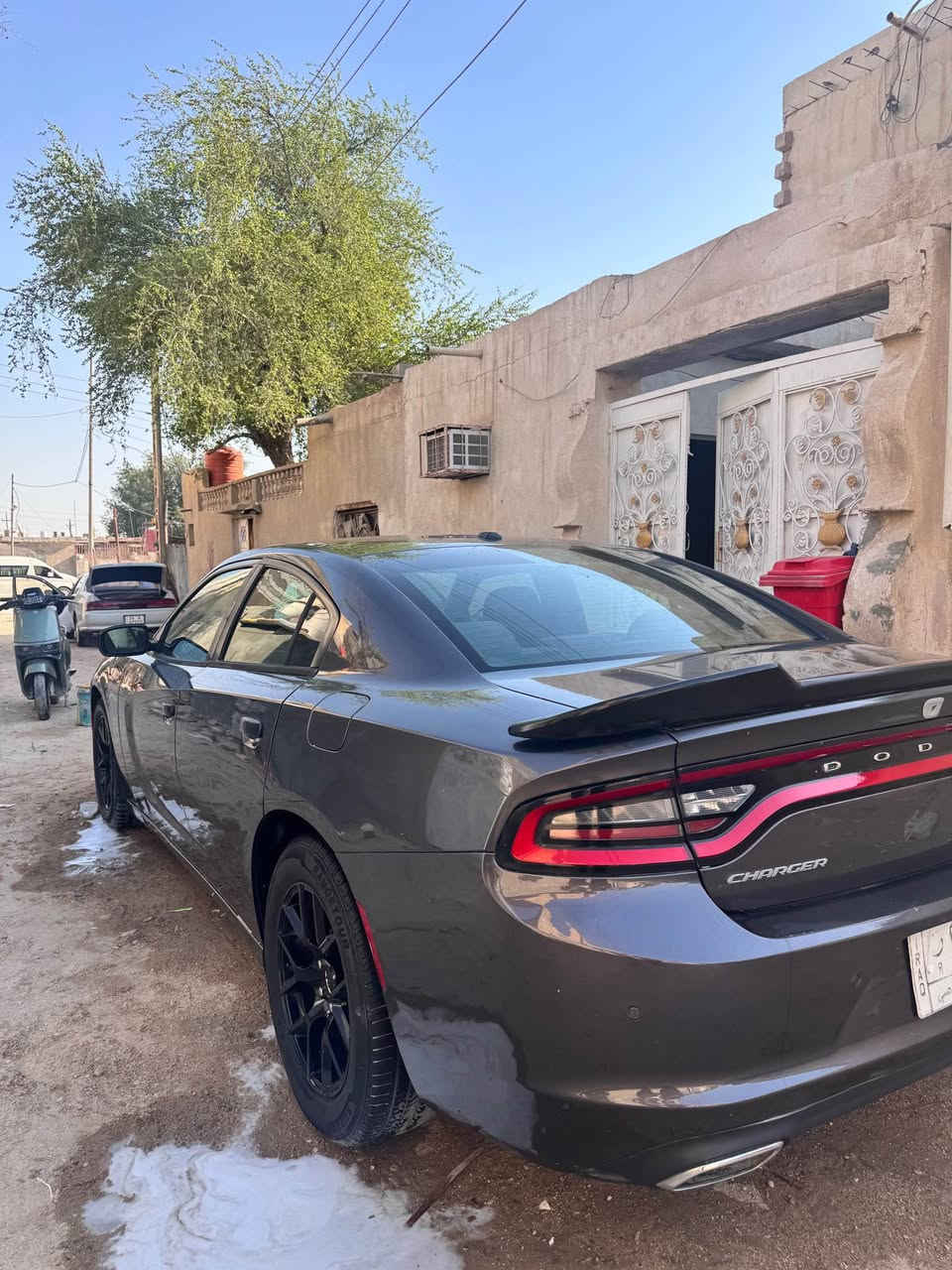 جارجر 2015 وارد كندي داخله كلين وبيها قطعتين مدكر تبديل وبنيد تحديث سياره جاهزه وماشيه 83 ميل سعرها 148 وبيها مجال قليل 
شرط التحويل ثاني يوم 
الاستفسار الاتصال *********** الزبير, البصرة
