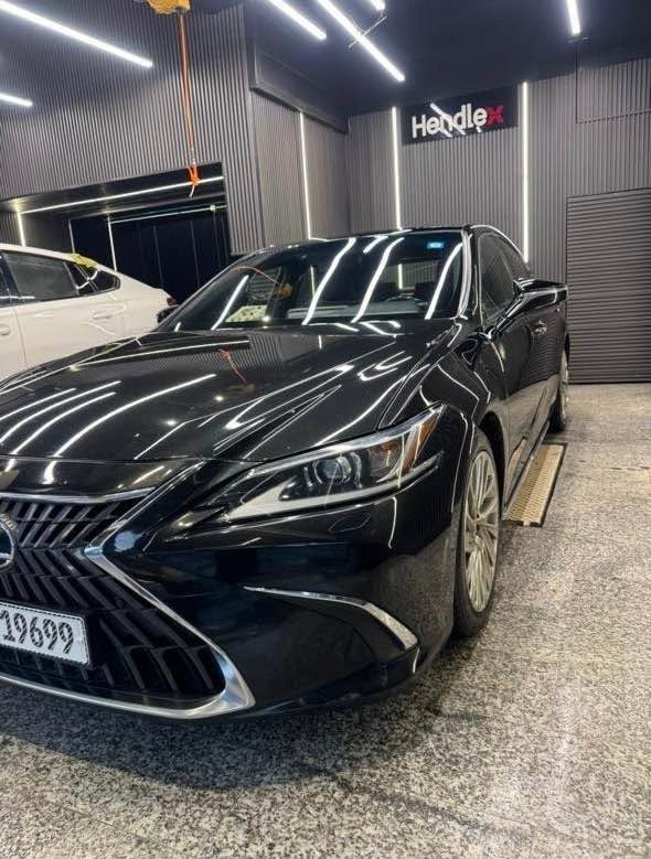لكزس ES350 • بلاتينيوم • ١٠٠٠٠٠ كم