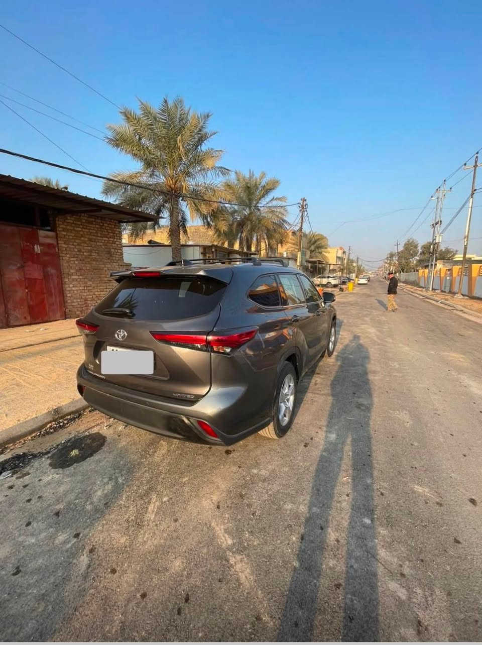 السلام عليكم
هايلندر 2022 LE محرك 6 سلندر رقم بغداد الجديد
 بدون ايرباك بدون صبغ 
ضربة جانبية  تبديل جنطة نفس اللون بسبب ضرر بسيط وتعديل جاملخ خلفي بارد.
صور الضربة في المنشور
 السيارة جاهزة بدون اي نقص .
حاليا ماشية 130 الف كيلو متر 
رقم الشاصي 5TDZZRAH1NS091158
بجم كبس بلادي
7 راكب 
كشن السائق كهرباء 
تبريد ثلاث قطع مركزي
بصمة
4 جام اوتو
جنطه شفط كهرباء
لايت امامي لد  ابيض
ويل حجم 18
تشغيل عن بعد (Remote Start)
صندوق شفط كهربائي 
رادار أمامي(تحديد مسار)
رادار جانبي (نقاط عمياء)
رادار خلفي(التحذير من الاصطدام)
تحكم وضعيات القيادة Drive Modes 
اوتو ستوب(Auto Stop)
هاند بريك بصمة
اوتو هولد(Auto Hold)
تحكم وضعيات القيادة ECO,NORMAL,SحPORT
مانع انزلاق+ABS
السعر المطلوب 28000$(280 ورقة)
للاستفسار/***********
