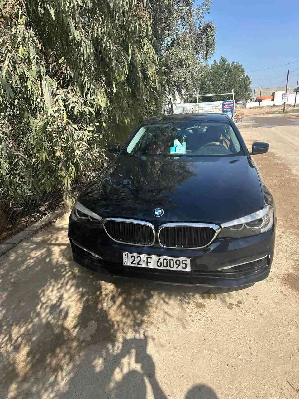 سيارة BMW موديل 2018 خليجي وكالة حجم  520I ستيشن ( تكسي مطار دبي )
محرك حجم 2000 توين بور توربو 
محرك و گير غير مفتوح شادي جديد 
رقم اربيل الدولي سنويه وهزه ورقم جدد 

عداد المسير : 480الف كيلو متر   قابل للزيادة  تصعدها محركها زيرو 
المواصفات
1- سيارة BMW حجم 520I  موديل 2018 خليجي وكالة مكفول كير ومحرك وكلشي  
2- محرك حجم 2000 توين تيربو بقدرة 186 حصان 
3- لايت زينون عالي ناصي مع LED نهاري 
4- مرايا جانبية شفط كهرباء مع اشارات بالمرايا الجانبية 
5- قبق جنطة كهربائي شفط 
6- ويل كب حجم 20مع تخم تاير جديد  
7- حساسات امامي خلفي عالي التحسس والدقة ومعروف بالبي ام 
8- بصمة 
9- تقسيم داخل المرايا الجانبية للزوايا الميتة 
10- غرفة السيارة جلد مشمشي اصل والغرفة بحالة ممتازة جدا 
11- تحكم فول كهرباء لكشنات المقدمة 
12- تبريد السيارة ثلاثقطع امامي وخلفي وتحكم خلفي بالتبريد الخلفي 
13- تحكم ستيرن جهتين متكامل لمجموعة من ايعازات المركبة 
14- شاشة دشبول كبيرة بحجم 6.5 بوصة تحتوي على كمبيوتر متكامل لكل المركبة معربه بل عربي 
15- كير عادي اوتوماتيك مع 3 وضعيات للقيادة 
16 -وباقي مواصفات المركبة الغنية جدا عن التعريف  

تخم اطارات جديد  ومسويلها ادامة كاملة
رقم *********** السعر 145
