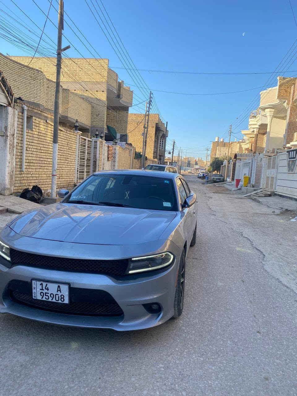 السلام عليكم 
جارجر 2015 sxt للبيع 
السيارة نظيفة وجاهزة من كلشي 
حدادية تخم تاير وويل جديد 
كير ومحرك كفالة 
رقم بصرة الدولي بأسمي شخصيا 
سونار السيارة بالمنشور وكلشي موضح بيها 
مكان السيارة ميسان العمارة 
سعر السيارة ١٦٠ ورقة وبيها مجال بسيط 
للإستفسار ‏‪***********
