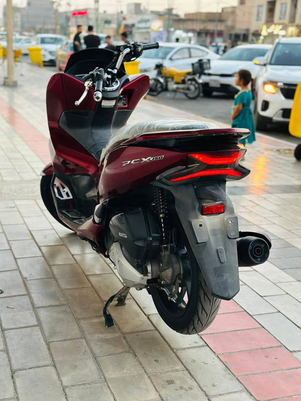 السلام عليكم 
Pcx
جيل ثالث ياباني✅
لون ماروني ♥️
ماشية 48🚶‍♂️
مكينة 150✅
مواصفات 
بصمة✅
حساس ازحام✅
دراجه ناعمة استخدام شخصي
سعرها 15$ وبيها مجال 
مكانها واسط العزيزية
‭***********‬
