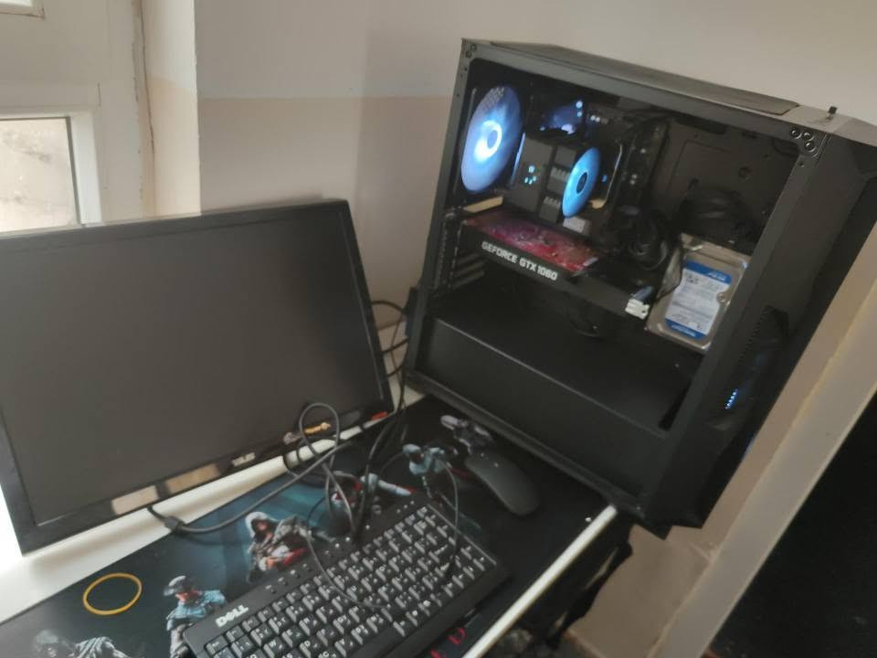 کۆمپیوتەری Gaming بۆ فرۆشتن
سیستەمێکی تەواو و ئامادەی یاری
CPU: Ryzen 5 2600X
 6 Core / 12 Thread
GPU: GTX 1060 6GB
RAM: 8GB DDR4
Motherboard: MSI B450
A PRO MAX II — AM4
CPU Cooler: AK/Assassin 90K RGB
SSD: 128GB NVMe
HDD:Western Digital (WD) Blue 1TB — WD10EZEX 
SATA 6Gb/s — 7200 RPM   
Case: Antec Full Tower
PSU: Fantech PSB550 Shadow
*********** كالار, السليمانية
