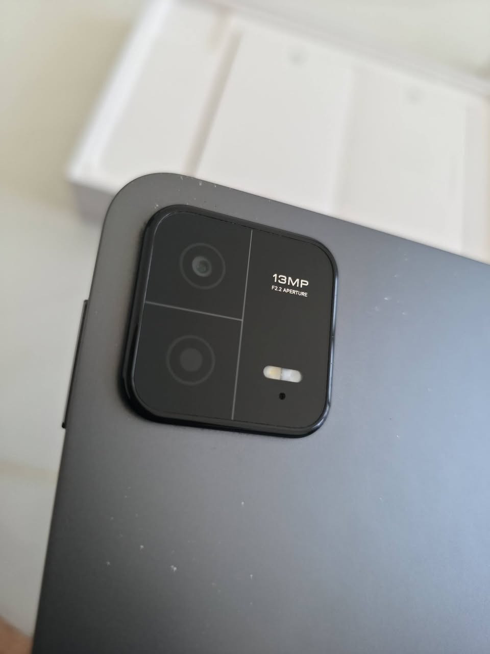 للبيع 🔥📱 شاومي باد 6🔥
💾 رام 8 جيجابايت / ذاكرة 256 جيجابايت
⚡ معالج سنابدراجون 870
🖥️ شاشة 11 إنش بدقة 2.8K وتردد 144 هرتز
🔋 بطارية 8840 مللي أمبير
🔊 أربع سماعات بصوت دولبي أتموس (محيطيات)

الجهاز نظيف جدًا واستعمال شخصي، والشاشة أصلية واللمس والعرض يعملان بصورة طبيعية ✅

📦 الكارتونة موجودة
🔌 الشاحن والكيبل موجودات وسليمات

⚠️ يوجد كسر بسيط في ركن الشاشة فقط، موضح بالصور، ولم يؤثر على اللمس أو العرض.
💰 السعر: 330 ألف دينار قابل للتفاوض للجادين
📍 النجف
الجهاز مناسب جدًا للدراسة، المحاضرات، الـPDF، الأفلام والألعاب.
📩 للتواصل خاص  او   واتساب ***********
