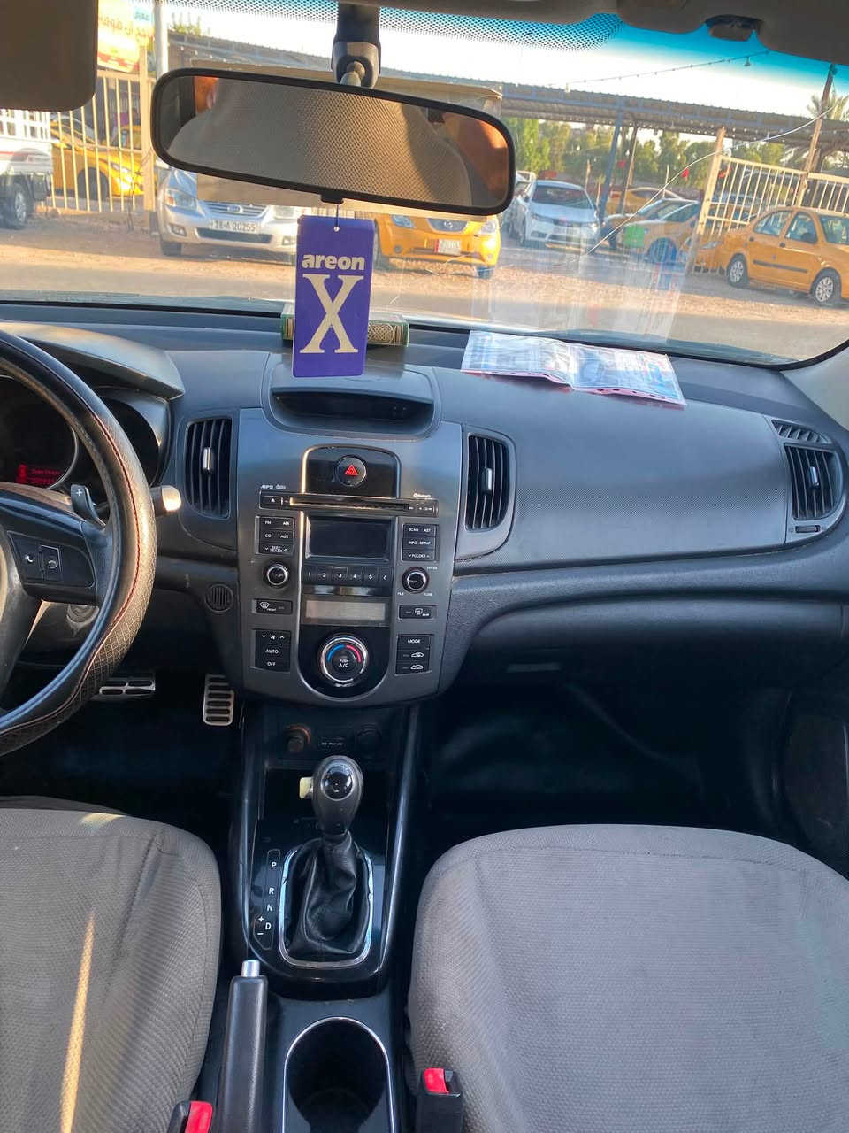 سيراتو 2012 سونار السياره ويه الصور 
محرك ما مفتوح ولا تنقيص ولا تبخير كير ومحرك مكفولات 
تبريد مبدل منظومه جديده تخم تاير جديد سيارة نظيفه
مكاني كربلاء طويريج 
***********
83$

