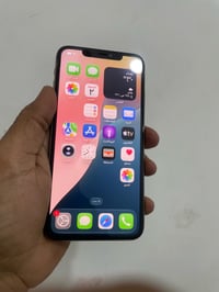 آيفون ١١ برو ماكس • ٢٥٦ • لمس من فوق