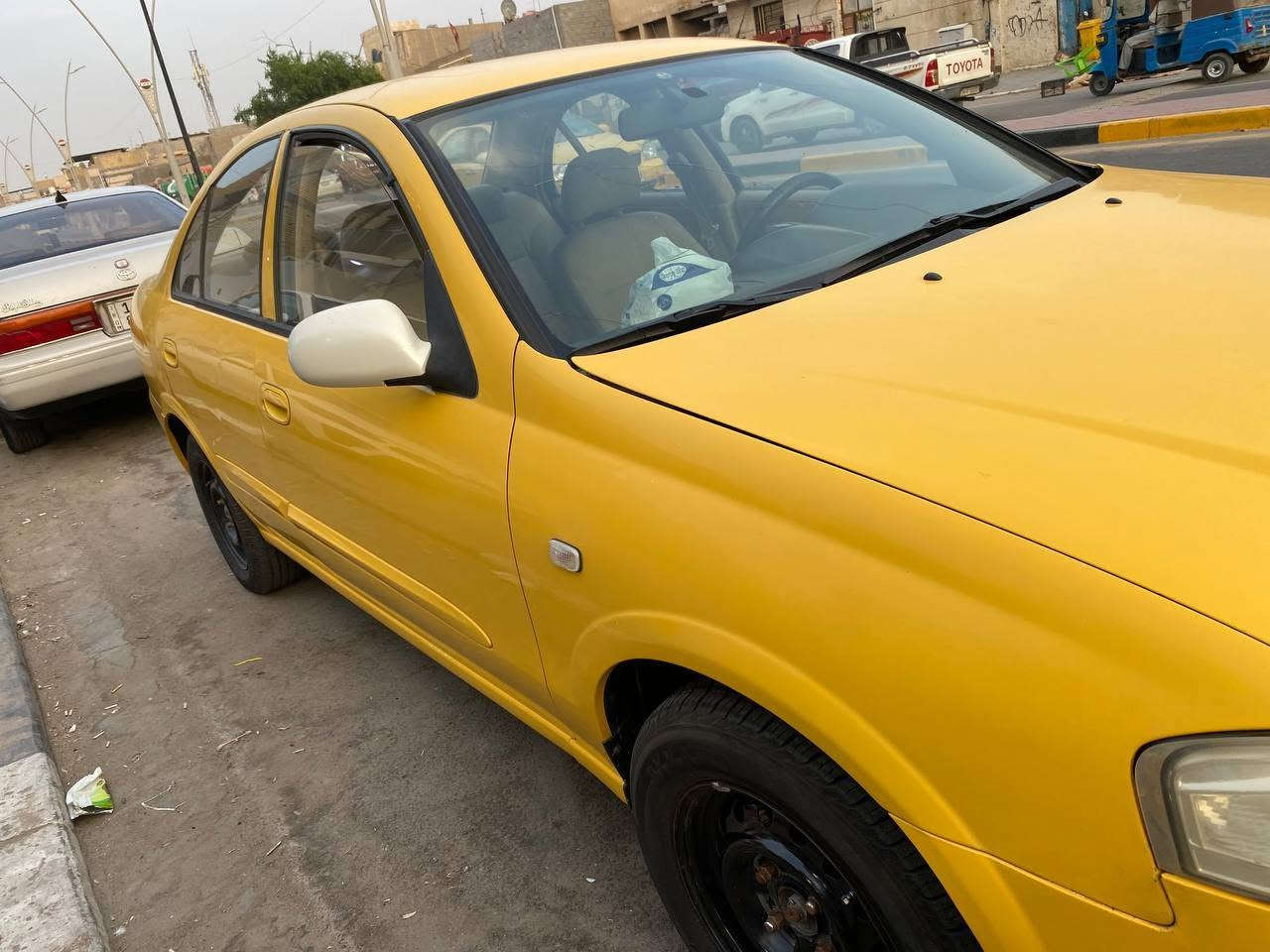 صني • ٢٠١٢ • باب السائق طخه