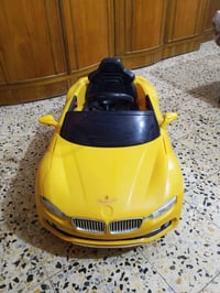 سياره اطفال عالشحن اخت الجديده شغاله  عالشحن  تجي تشغاله كدامك وتاخذه ...