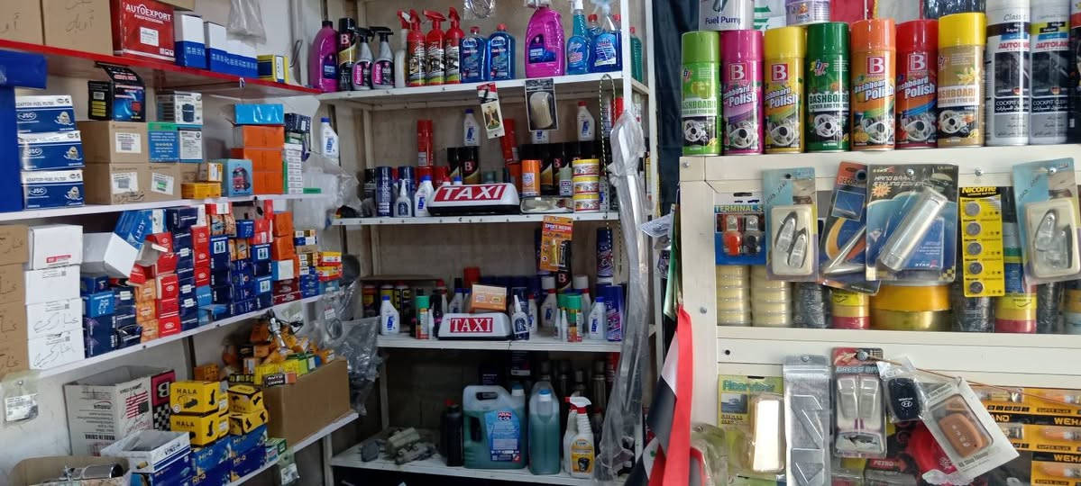محل كماليات وادوات احتياطيه للبيع للتواصل على الرقم ***********
