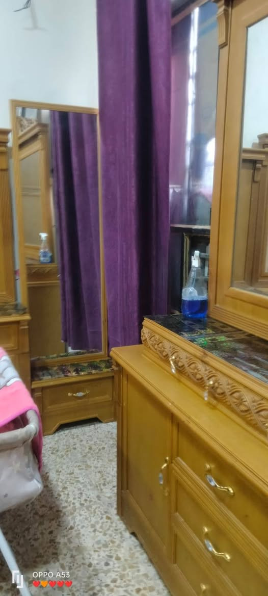 السلام عليكم
غرفه اخشاب عالية الجودة 
جديده ورائعه صار 5 أشهر من جبتها 
خشب ماليزي درجه اولى غرف مرتبه 
ما بيها اي نقص مقطع وصور كدامك
السعر مليونين و 350 وبيها مجال للشراي 
مكاني بغداد التاميم قرب فلكة سلمان باك
هذا رقمي *********** بي وات ساب

نص مكتوب في الصور:
- OPPO A53