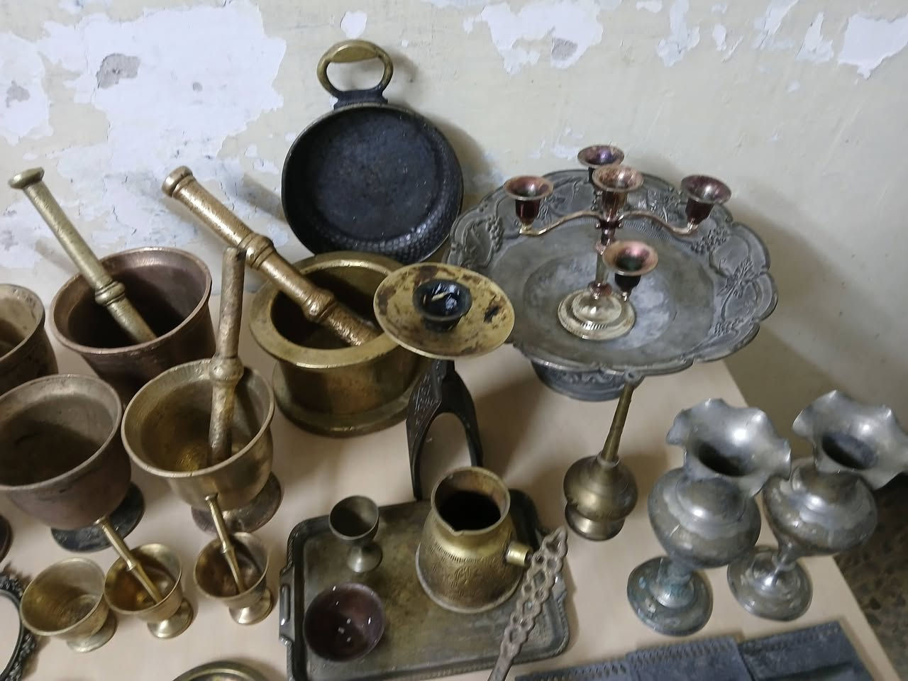 السلام عليكم
مجموعة من النحاسيات للبيع السعر المطلوب 450 الف للاستفسار التواصل ع الخاص او الاتصال بالرقم ***********
