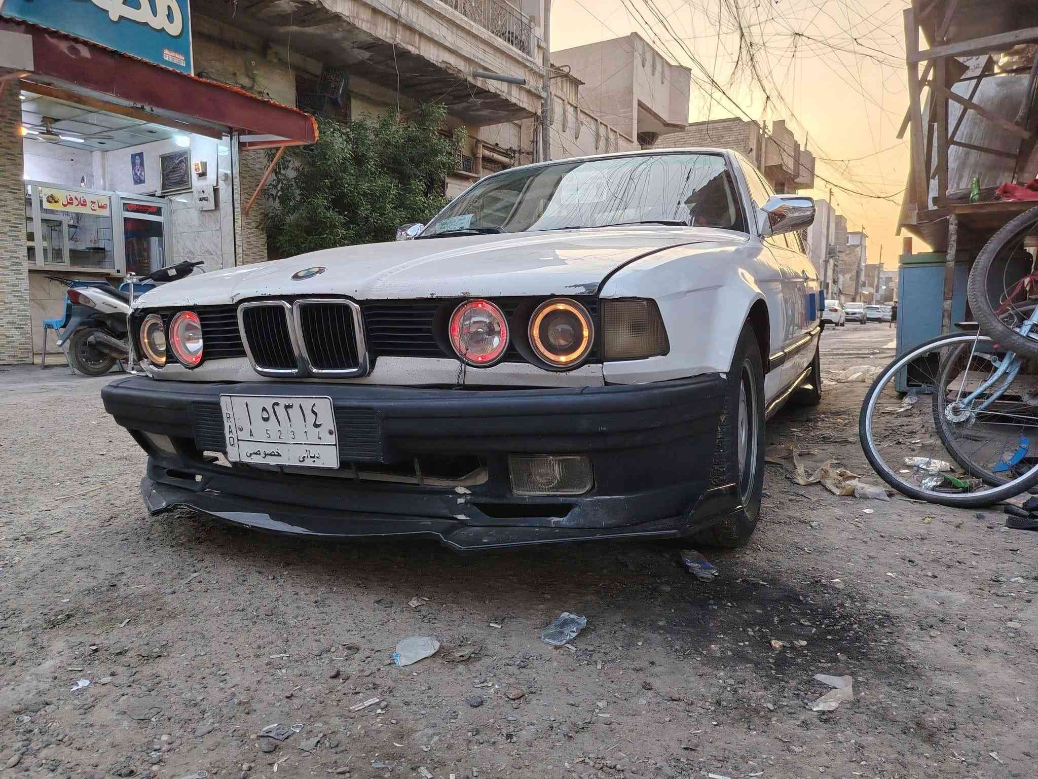 السلام عليكم موديل 92 حجم 730  تحويل ثاني يوم مكينة بيهة لاستيك ولف بس اول متشغل تبخر شوية وتكطع بدون تنقيص كير اوتو السيارة موضح كلشي بالفيديو عوزهة ترتيب بسيط السعر ٢٧ المكان بغداد ***********
