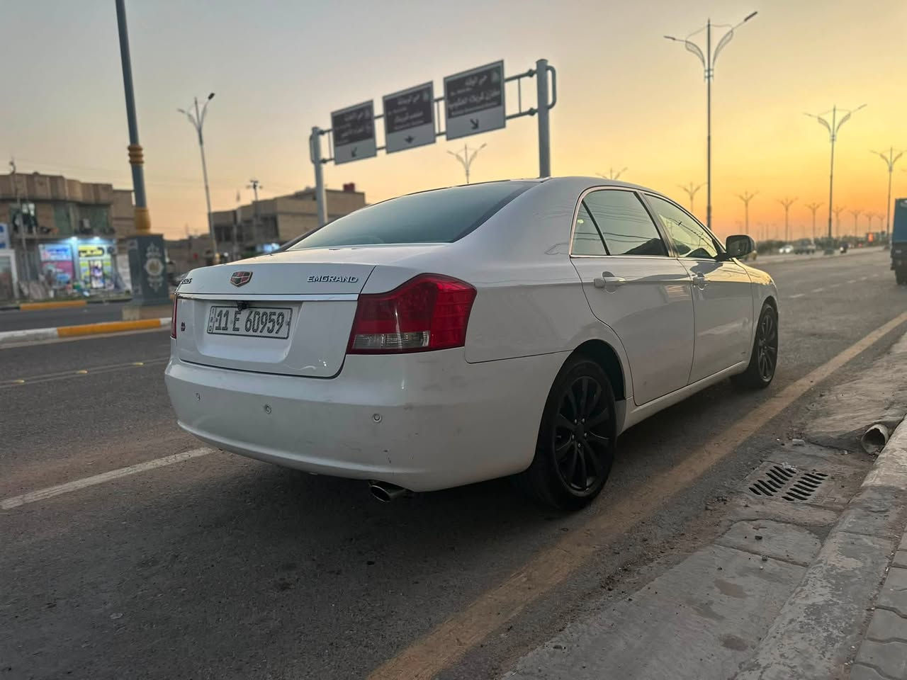 ام كراند c8 موديل 2013 محرك 2400
جهازه اي نقص ما بيها كله جديد
تبديل حداديه امامي خلفي بوش . طبلات .  تخم دبلات  . قواعد دبلات . و مشط سترين . تخم تاير  .جديد منظومه تبريد جديده بدون ضربه ولا صبغ مكفوله كير محرك 
رقم بغداد باسمي مكاني كربلاء 
السعر 78 $ 
***********
