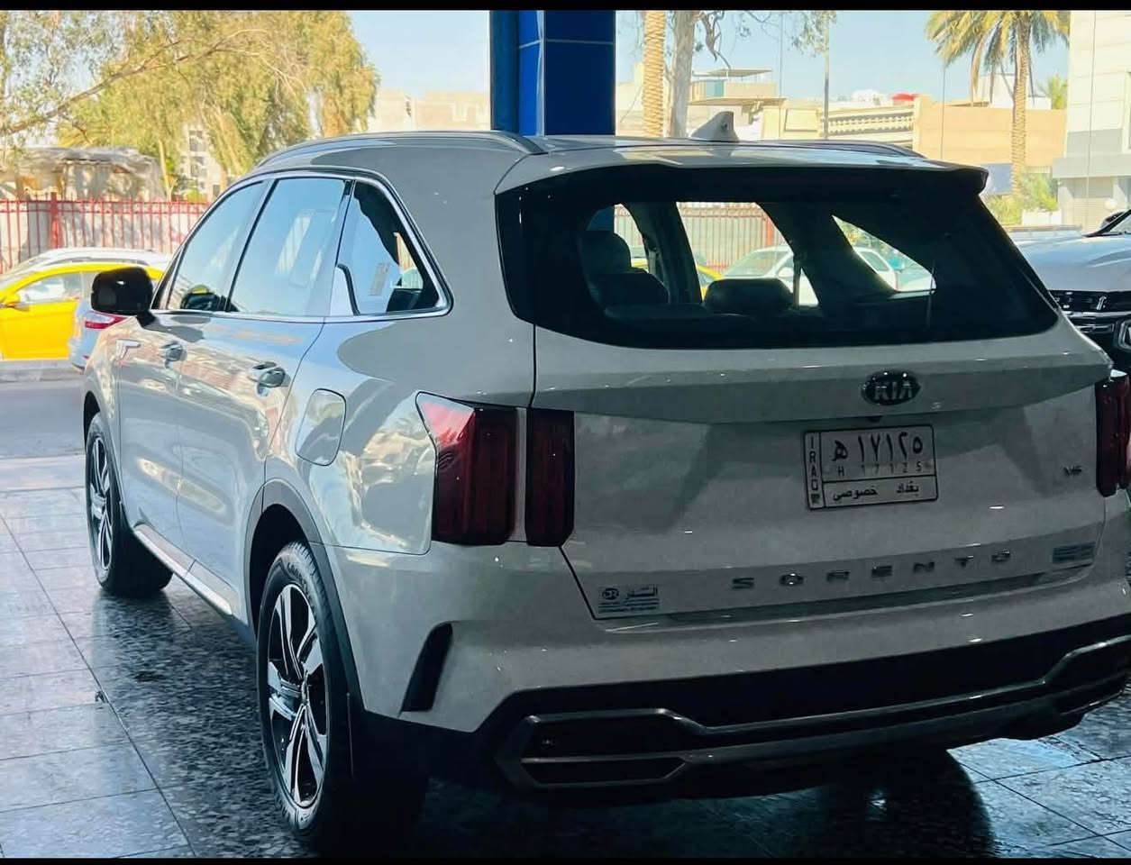 السلام عليكم
سورنتو  2021 

موصفات 

كراسي كهرباء 

جنطة كهرباء 

العنوان بغداد زيونة مقابل ملعب الشعب 

السعر 227 ورقة وبيهاء مجال 

الاتصال ***********

نص مكتوب في الصور:
- *********** ***********