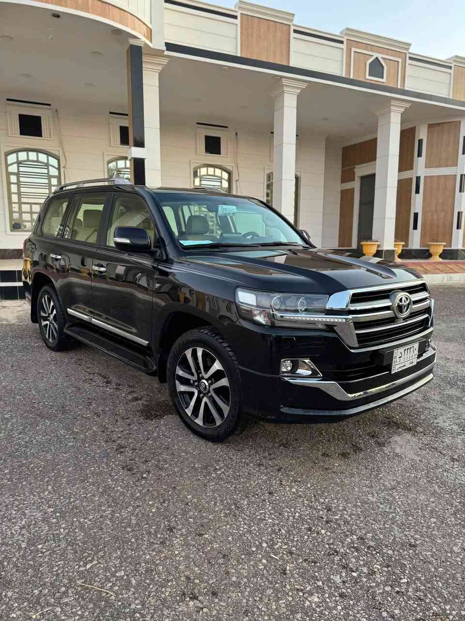 للبيع لاندكروزر 
كراند تورنك فول مواصفات 
موديل 2019 
8 سلندر         ماشيه 155 الف 
رقم بغداد 
مكان السياره الأنبار رمادي 
رقم هاتف ***********
