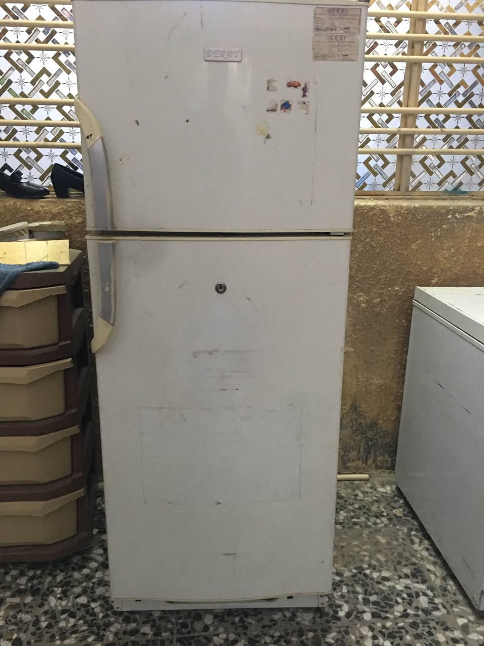 اغراض مستعمله للبيع نضيفات
مجمده حجم كبير السعر 200 الف

ثلاجه حجي 16السعر 125 الف 

دوشك جربايه نفرين ضغط عالي اصلي نضيف السعر 80 الف

 ميز طعام مع كراسي عدد 3 السعر 40 الف

كل حاجه حطيت سعرها الشراي يتصل 

*********** واتساب موجود
