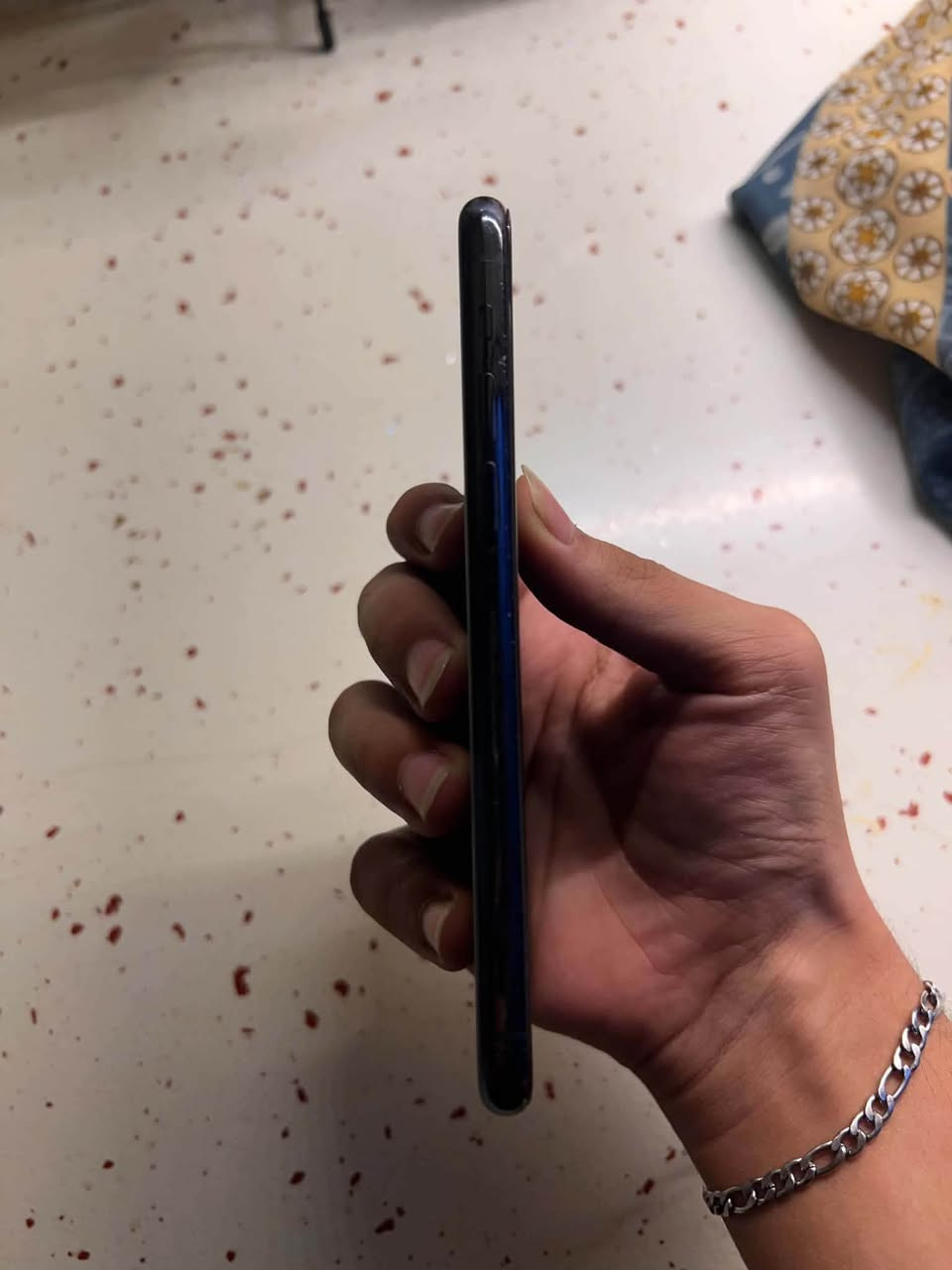 iPhone 11 Pro ذاكره ٦٤ مبدل فقط بطاريه  للمراوس ب١٢ وفوك مكاني بغداد الشعب واتساب ***********
