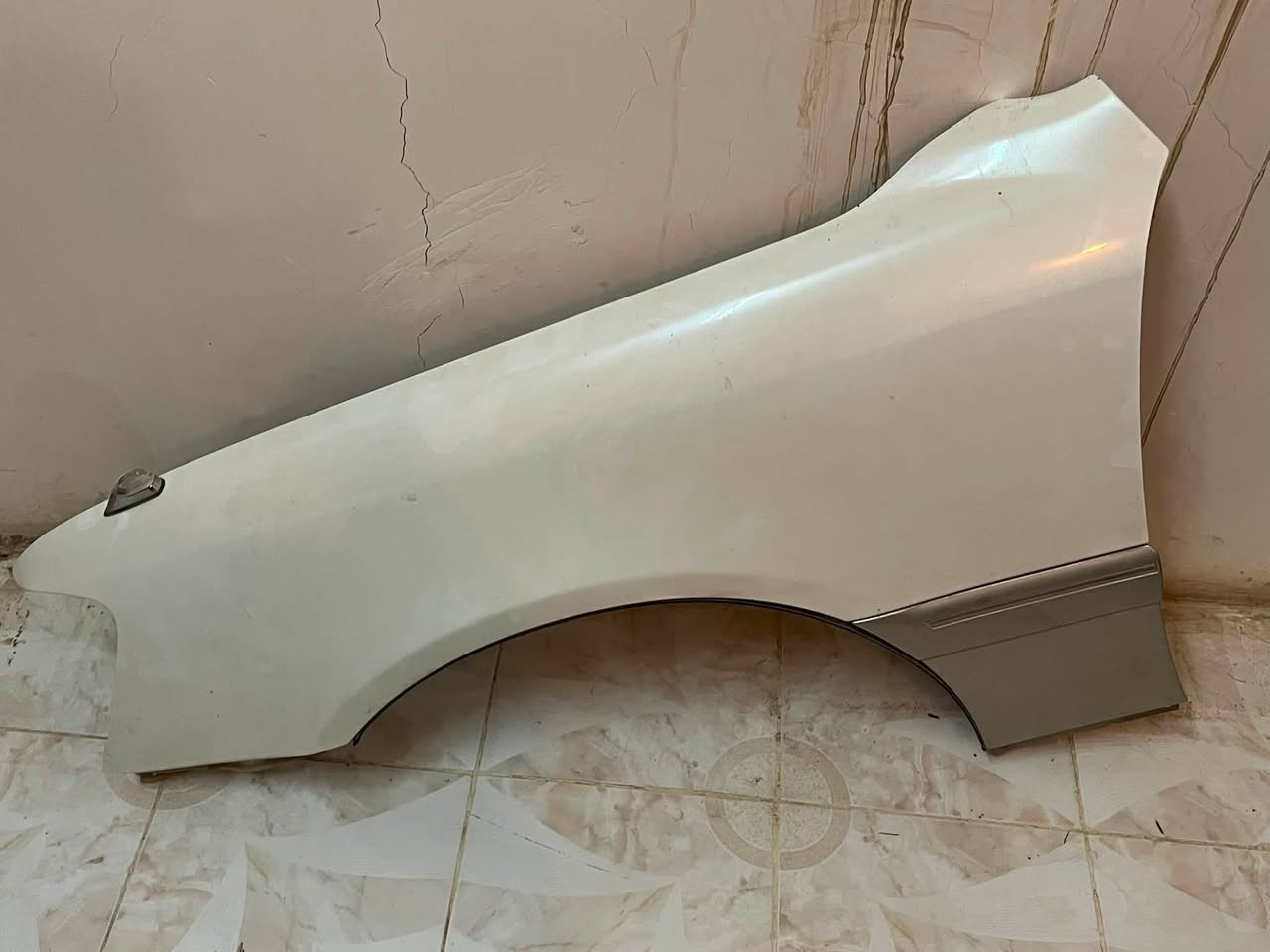 سلام عليكم باب ملكه اصليه كامله ماطور وجامه وبطانه
جاملغ ملكه اصلي بي زحريه اصليه

فرشه كشنات ترهم علا جميع السيارات الياباني 

مرايه مال شاهينه شفط بيه بس الكفرمكسور

مكاني النجف

***********
