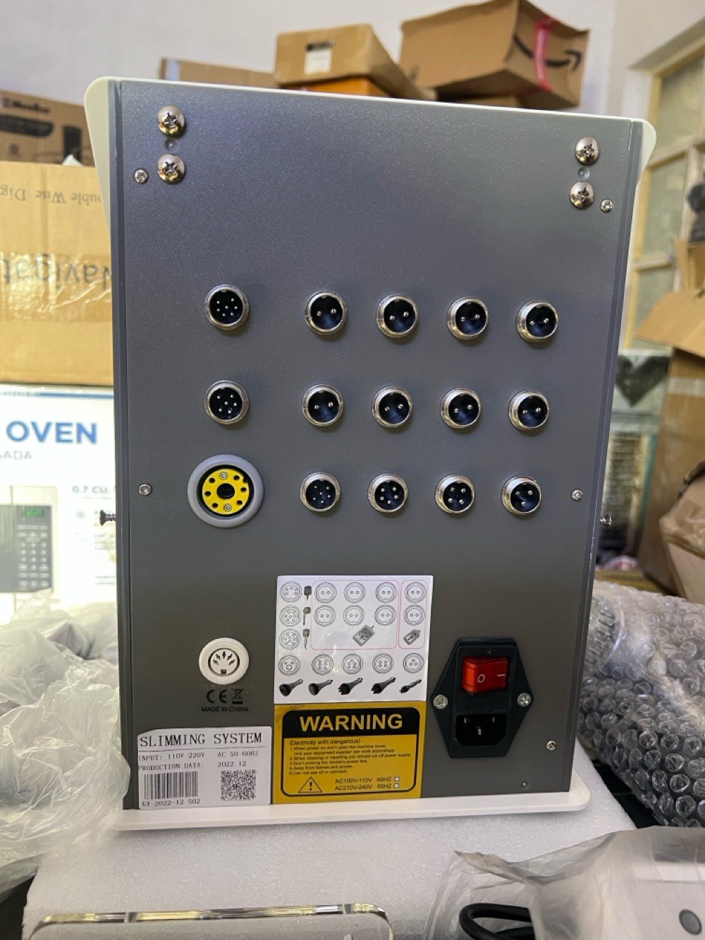 جهاز طبي تنحيف متعدد الاستخدامات 

جديد غير مستخدم
شنو الموديل/الاسم التجاري الدقيق للجهاز؟ وإذا أكو ماركة أو بلد المنشأ اذكره حتى يكون الإعلان أوضح.: 
امزون اوربي جديد اوربي
شنو الملحقات اللي راح تنباع وياه بالضبط؟ مثل الهاندبيسات، الكيابل، القواعد، والاكسسوارات، وهل كلها جديدة وموجودة بالكرتون؟: 
مع جميع الملحقات 
هل الجهاز مجرّب ويشتغل بشكل كامل 100% لو جديد بس ما متشغّل؟ وإذا أكو ضمان أو فاتورة/إيصال شراء اذكرها.: 
الجهاز شغال جديد شرط الفحص
وين موقعك داخل العراق بالضبط؟ وهل البيع تسليم يد بيد لو ممكن توصيل/شحن؟: 
بغداد الحريه الدولعي
شنو آخر سعر نهائي للجهاز؟ وهل السعر قابل للتفاوض لو لا؟: 
250,000