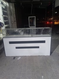 ميز • كاونتر