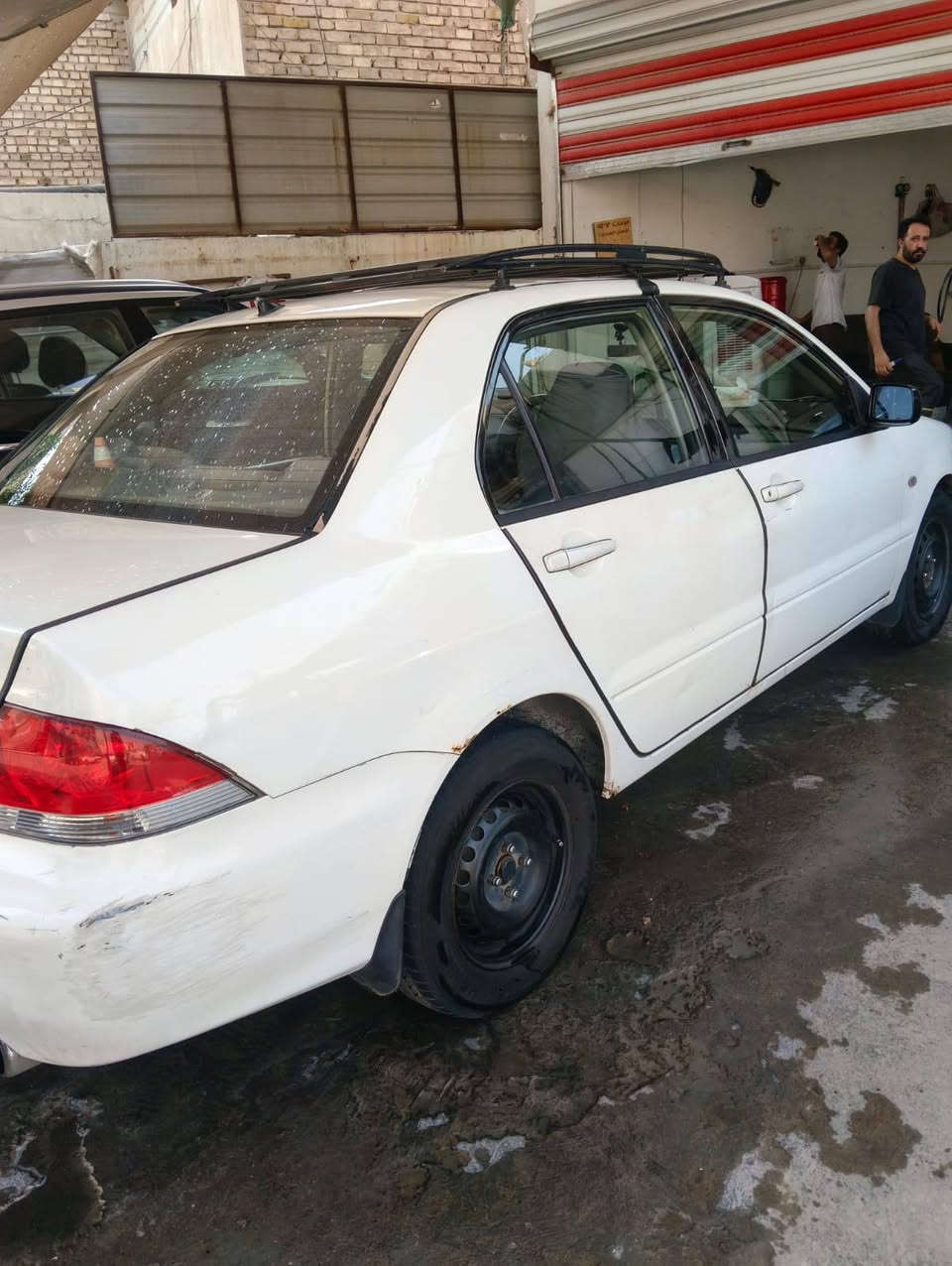 السلام عليكم سياره لانسر بومه وارد امريكي ليبلات موديل 2004 محرك 2000 سياره كامله تبريد تخم تايرات صدر 
مابيه نقص تحويل ثاني يوم اتصل ***********
مكان السياره بغداد سبع ابكار
