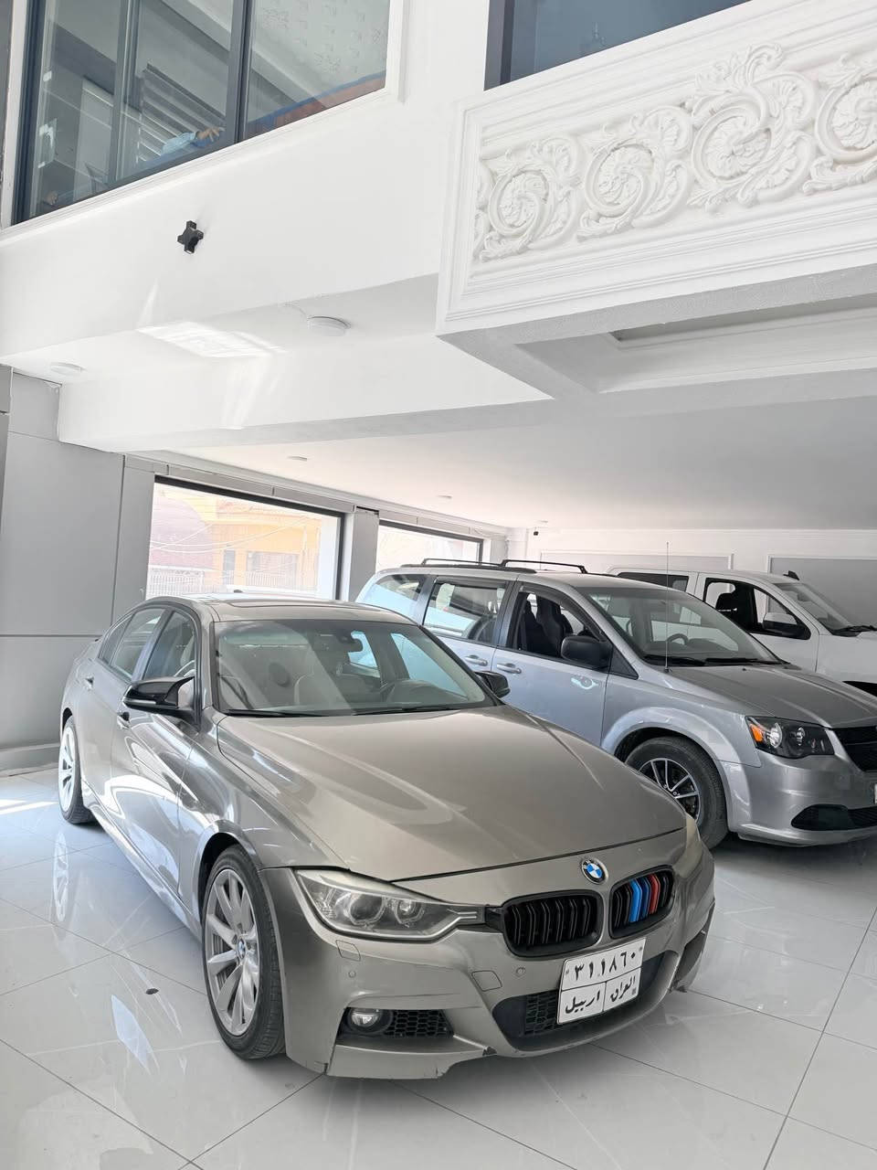 Bmwموديل 2018 
سياره فول مواصفات 
كوشن خزن 
كوشن هيتر 
داخل زه ر 
رادار سلايت 
فول فول 
گير مكينه جديد بئ صرف بئ نفخ
2 قطع صبخ سه رئ شاصي يئ گرتي 
ارباك سترين و دكمه يت فه بين
دشبول بشرط 
4 تايره جديد 
4 مود ايكو سبورت نورمال + سبورت 
سعر 137$ ورقه 
غرامه 450 هزار سعرئ هيت خار 
رقم تلفون ***********
مكاني دهوك زاخو, دهوك
