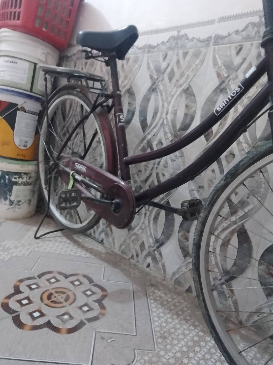 للبيع عنوان سوق الشيوخ الفرهه السعر 110بي مجال قليل وللمعلومه بي شخوط قلليل كلش كلش 4ل5  هذا الرقم خابروني عليه ***********
