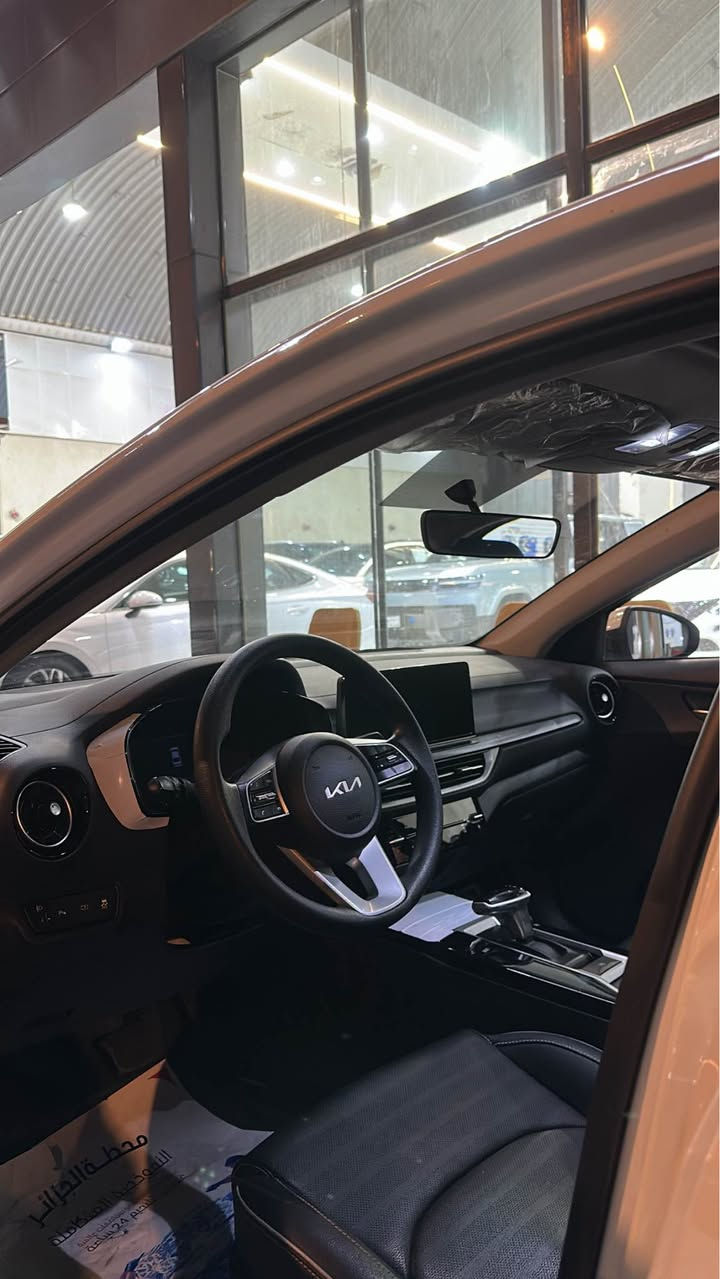 كيا K3 موديل2024 ماشيه21 الف كم كفاله عامه من الرصعه  
السعر138$
للاستفسار الاتصال *********** الزبير, البصرة
