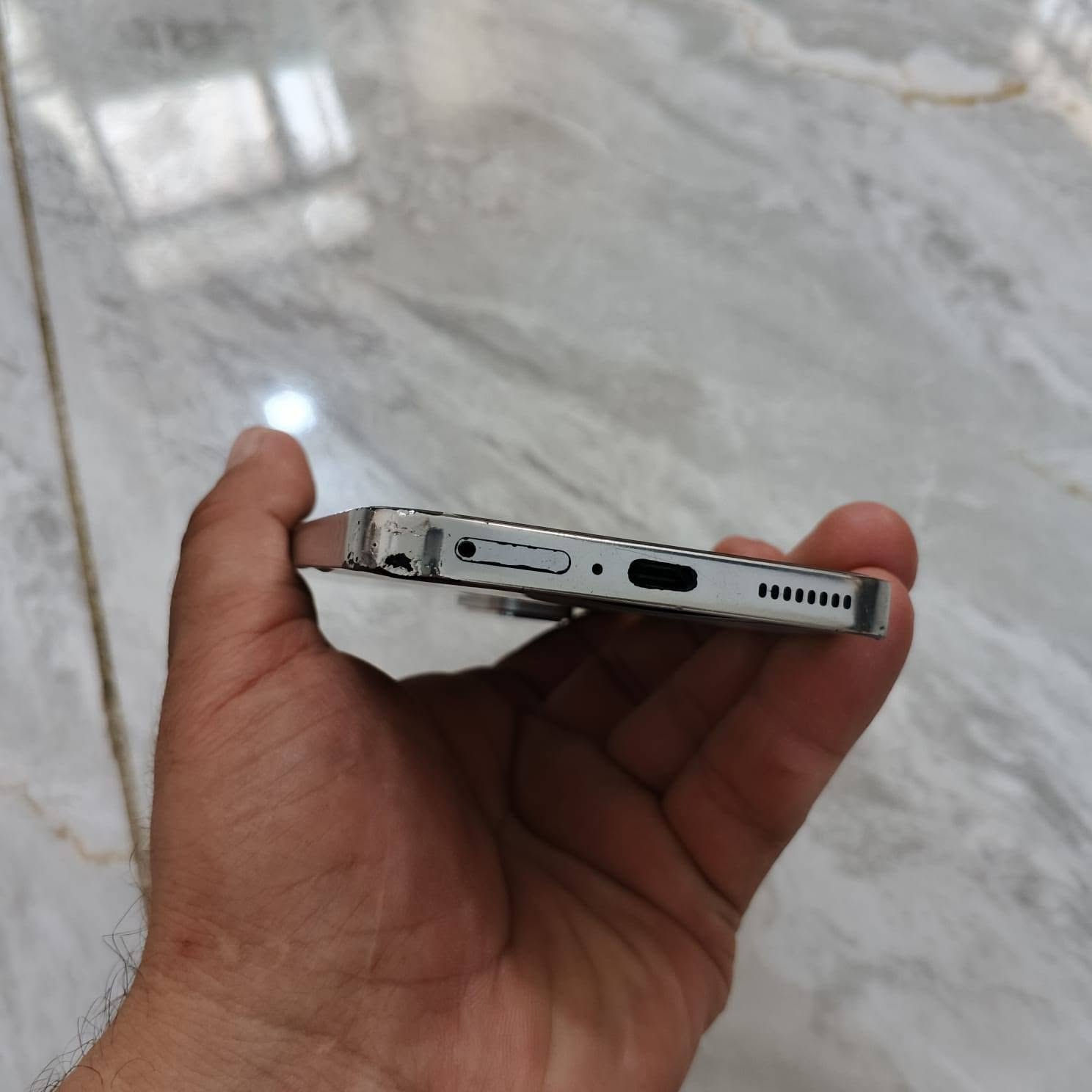 Infinix GT 30 Pro
ذاكرة 256 
‏عشوائية 12+12
‏الشاشة: AMOLED مقاس 6.78 بوصة بدقة 1.5K، تدعم معدل تحديث 144 هرتز
المعالج: ميديا تك Dimensity 8350 Ultimate القوي المخصص للألعاب
 الكاميرا الخلفية: بدقة 108 ميجابكسل 
‏البطارية والشحن: بسعة 5500 مللي أمبير تدعم الشحن السريع بقوة 45 واط.
‏ببجي مبايل وكل الألعاب 120 فريم 
‏بدون ملحقات 
‏كوت 
‏سعره 225 
‏***********
