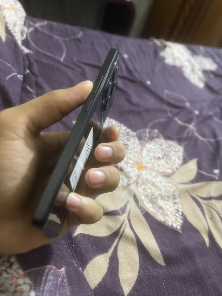 بوكو x6 pro 5G للبيع مستعمل ذاكره 512 رام 12 جهاز نضيف مثل ما موضح بلصور ومكفول من سماعات وسبيكر ومكفول من صيانه سعر جهاز ٢٧٥ الف بي مجال بسيط للطيبين

مكاني البياع للتواصل واتساب ***********
