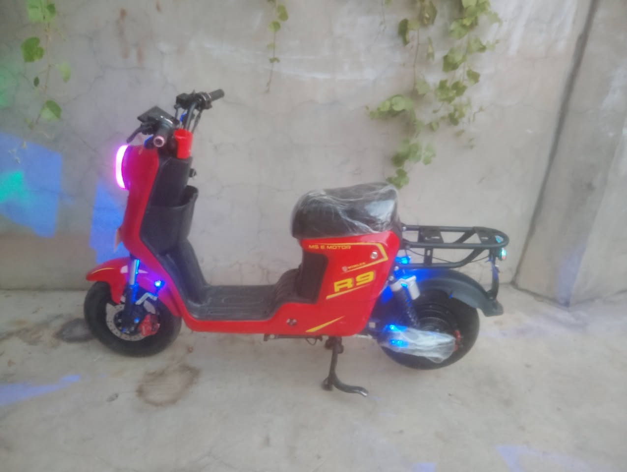 بايسكل شحن لبيع
سعر 375 بي مجال 

نوعي أر 9 

موديل 25 

5 بطاريات اكبار 

سرعت 99 

أربع نمر 

عند نظام بك 

كهربائية شغال 

أي عيب مابي 
مكان كركوك 

رقم ***********
