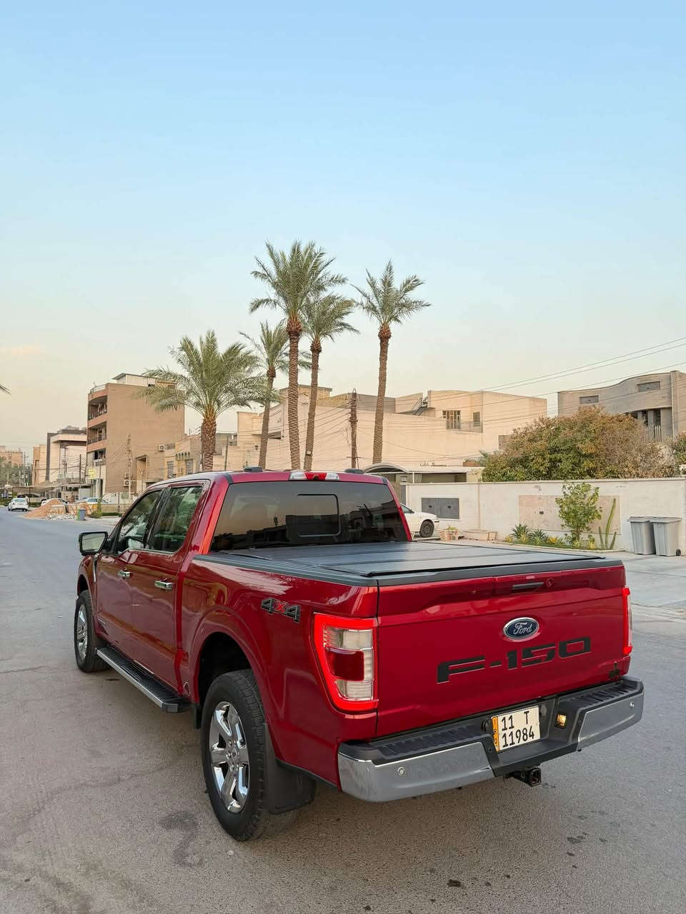 فورد F150 لمتد هايبرد 4*4
فول 1/1اعلى فئه 
اذا احجي موصفاته ما يخلصن هيه اعلى فئه لمتد 
صور حادث مرفقه 
سياره جديده وجاهزه مابيه اي نقص 
مكان سياره بغداد سيديه 
سعر 285 
***********
