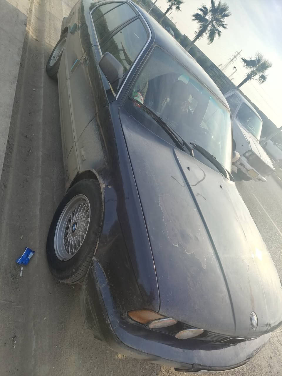 BMW 525 اصل وفصل 
لون ازرق غير محدد محرك 525 مفتوح بالشرط لاصرف ولا بخار ..گير اوتو موديل 1991 !سنوية لغاية 2031 بأسمي شرط التحويل والغرامات  بيها طخه بجامرلغ السايق ومصلح. الباقي مكفول ..كابون بانزين بيها ..جام كهرباء.. تبريد شغال .غفل سنتر لوك اربع بوب والجنطة .صدر امامي خلفي جديد اطارات جديدة.كهربائيات شغالة ..لايت زينون
مكان السياره كركوك .
السعر 55 وبيها مجال
***********
